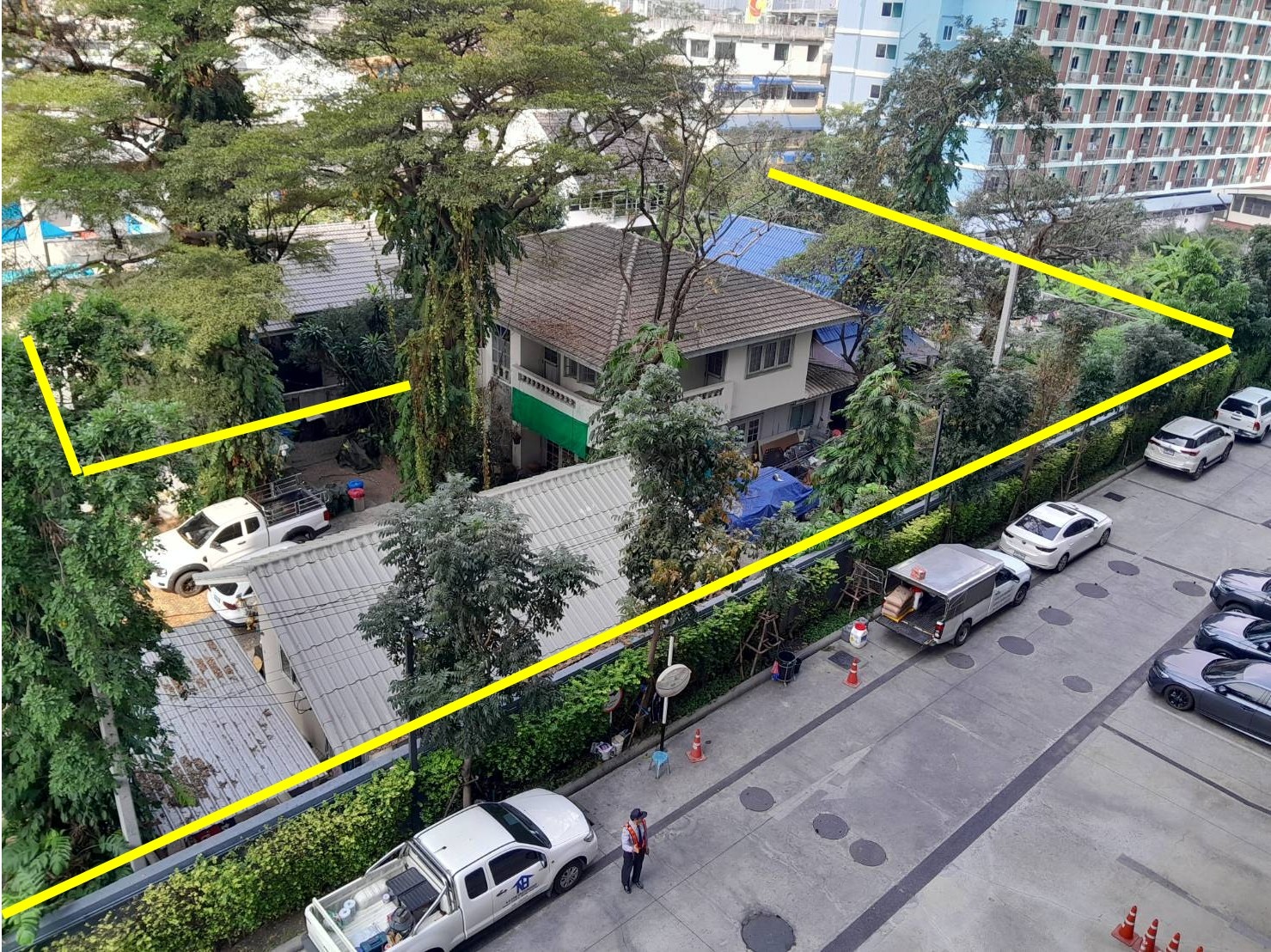 Detached house For Sale Charoen nakorn78 with pool building - Image 3