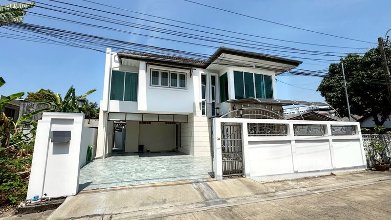 ให้เช่า บ้านเดี่ยวรีโนเวทใหม่ พัฒนาการ – ศรีนครินทร์ หมู่บ้านเคหะนคร 3