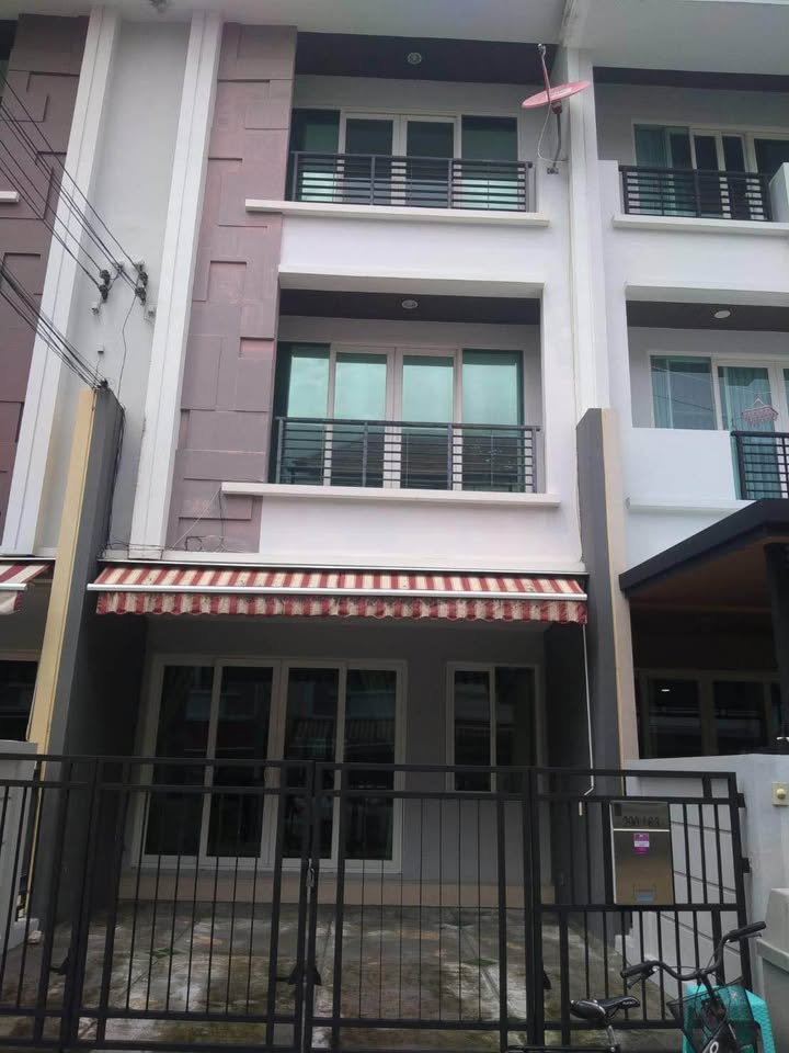 ให้เช่า ทาวน์โฮม Home Office Baan Klang Muang S Sense พระราม 9 – ลาดพร้าว ซอยประดิษฐ์มนูธรรม 3