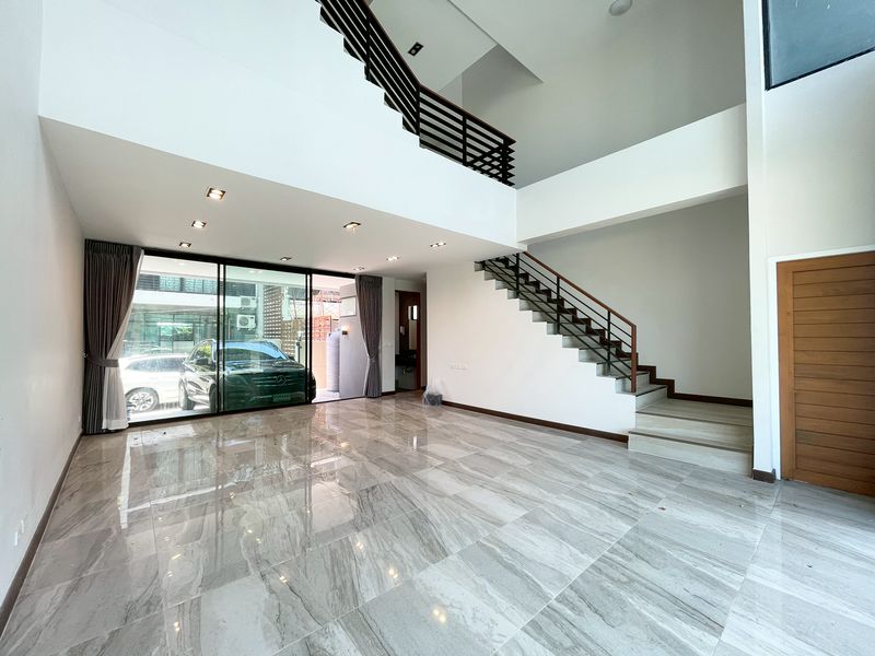 ให้เช่า Home Office 4 ชั้น ทำเลศรีนครินทร์ – ศรีด่าน 11 (แบริ่ง 68)