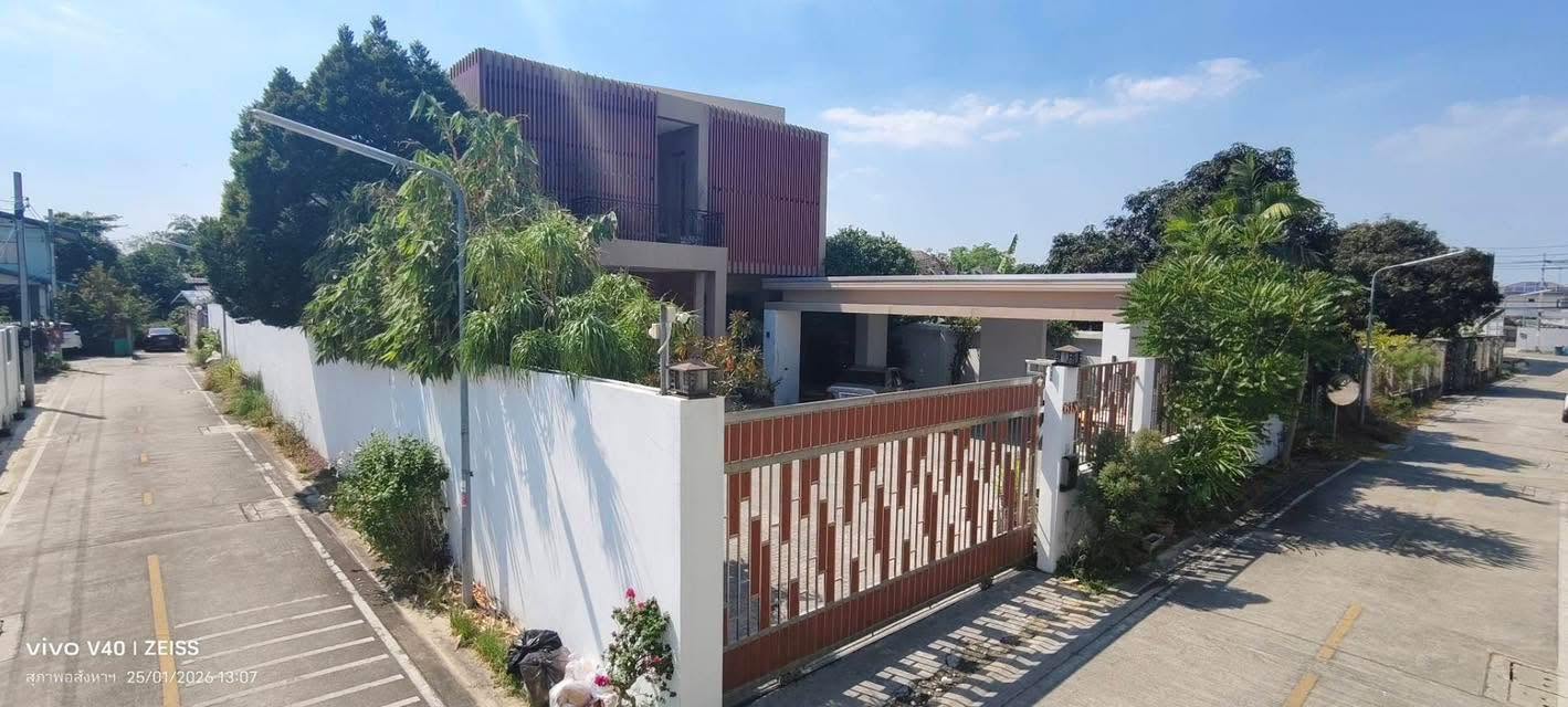 ขาย / ให้เช่า บ้านเดี่ยว Luxury Pool Villa โซนราชพฤกษ์ ทำเล Prime Location ตรงข้าม Central Westville