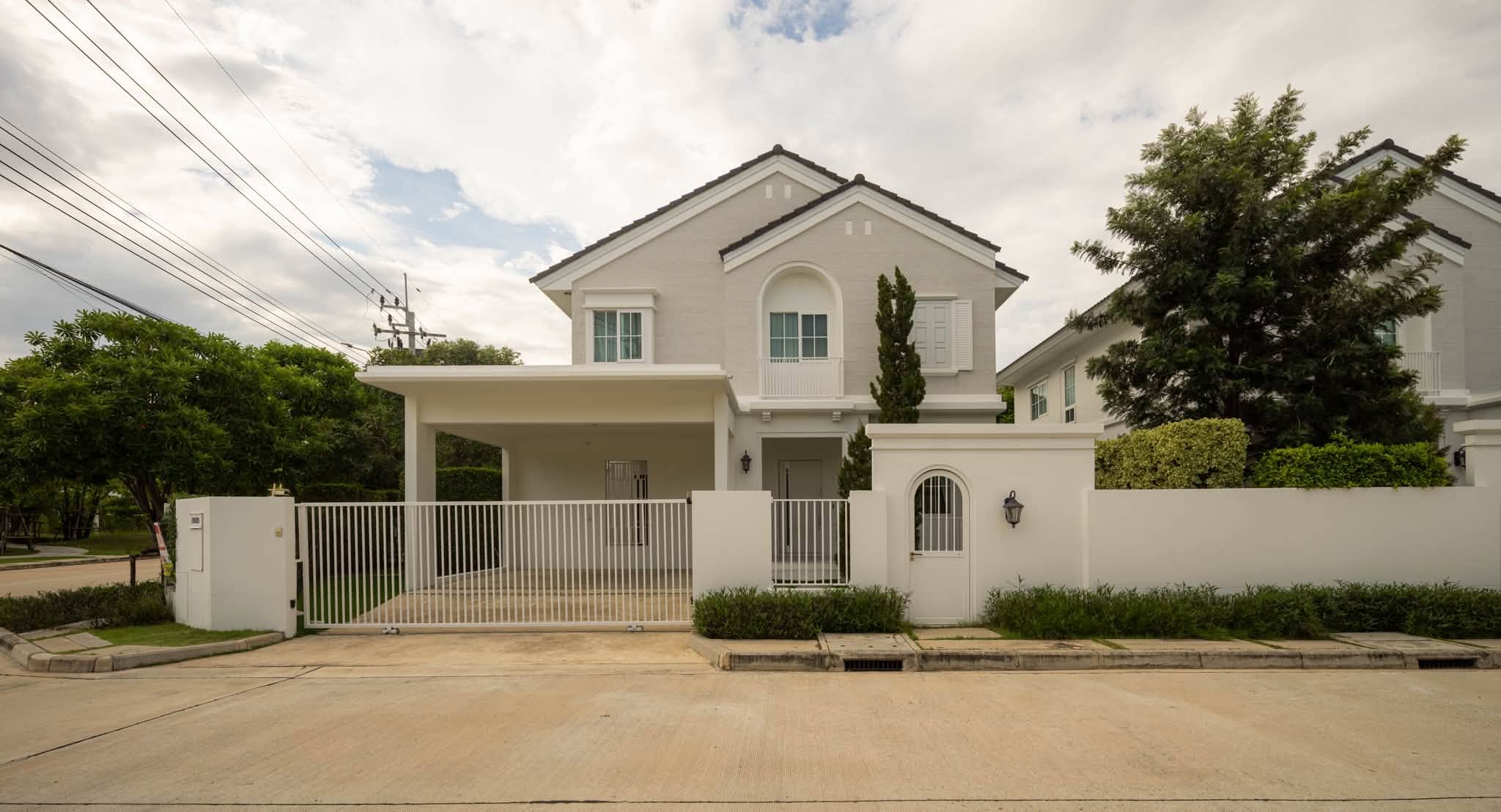  ขาย  ให้เช่า บ้านเดี่ยวหัวมุม ชัยพฤกษ์ บางนา กม.15 ตรงข้าม Clubhouse พร้อมเข้าอยู่