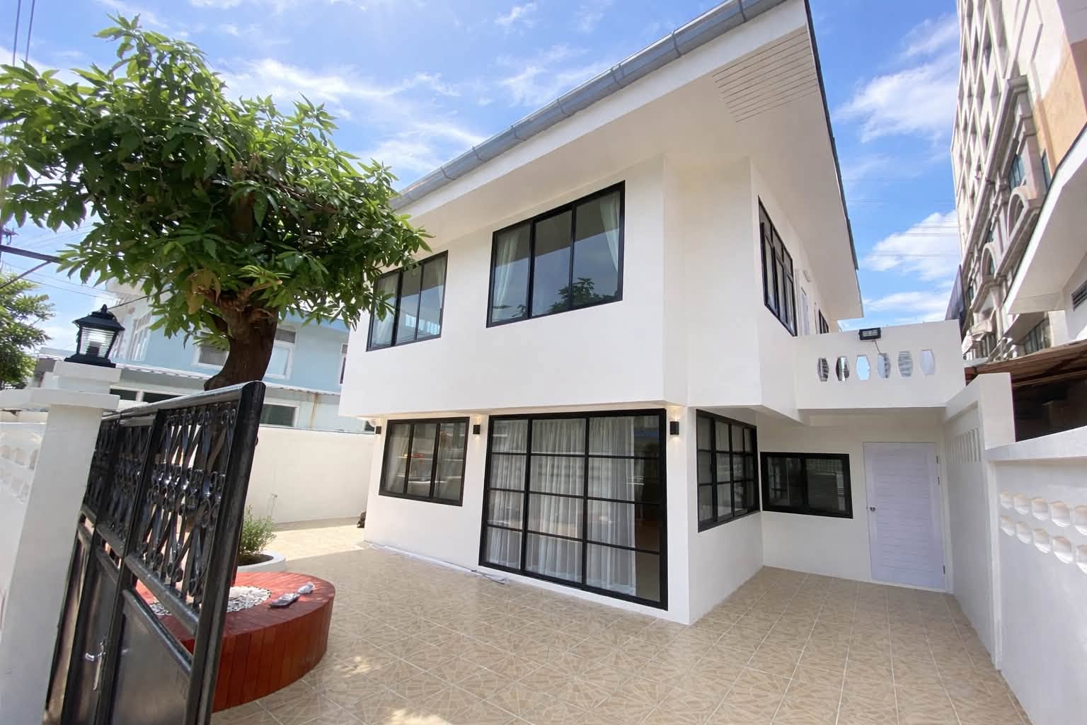 ให้เช่า บ้านเดี่ยวหรู Fully Furnished ย่านห้วยขวาง–สุทธิสาร–รัชดา เลี้ยงสัตว์ได้ ใกล้ MRT สุทธิสาร