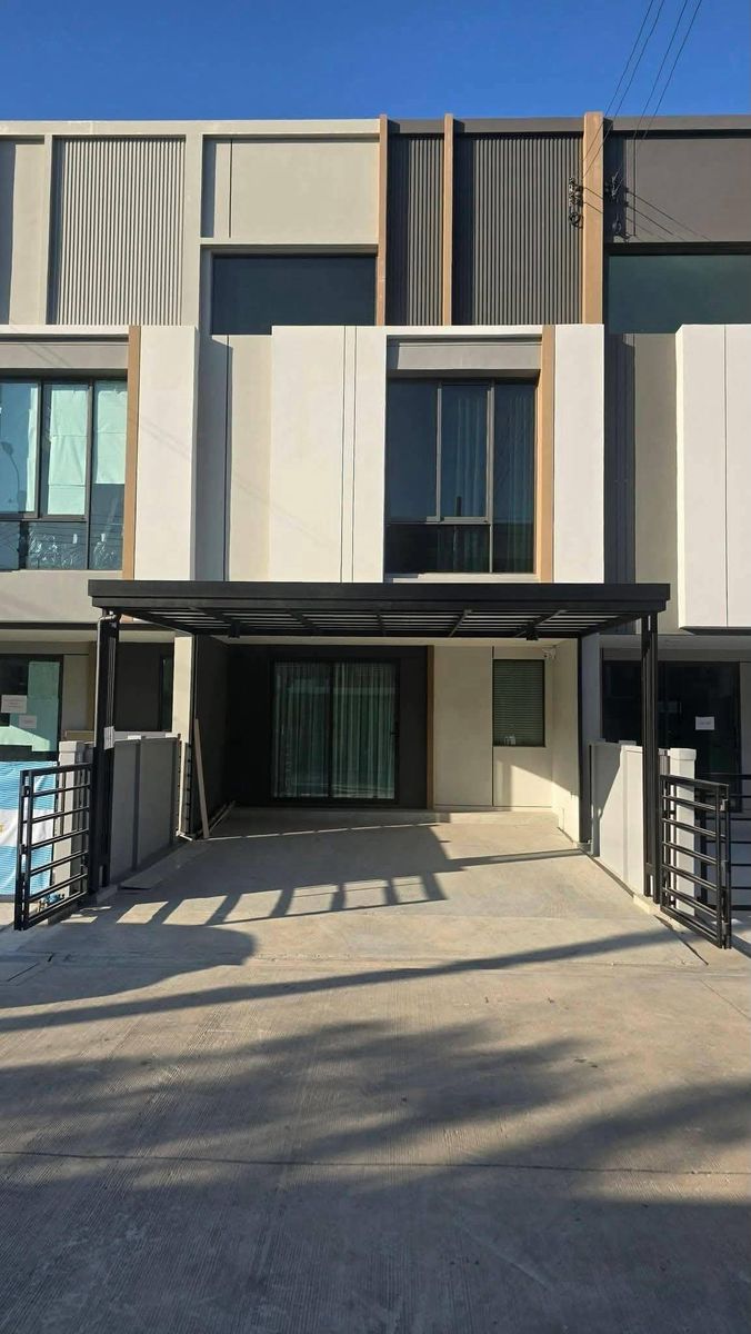 ให้เช่า Pleno Sukhumvit–Bangna 4 (Pleno Mega Chic) บ้านใหม่ 155 ตร.ม. มี Working Space ใกล้ Mega Bangna เพียง 800 เมตร