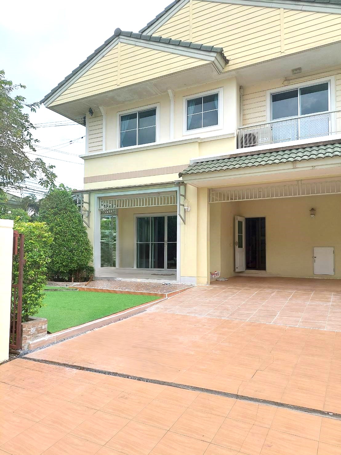 ให้เช่าบ้านเดี่ยว พฤกษ์ลดา 2 ท่าข้าม-พระราม 2 เลียบทางด่วนวงแหวนฝั่งใต้ ตกแต่งสวย เฟอร์นิเจอร์ครบ  ใกล้เซ็นทรัลพระรามสอง  ใกล้รร.สวนกุหลาบธนบุรี2 เดินทางสะดวก (พร้อมเข้าอยู่ ตค.69)