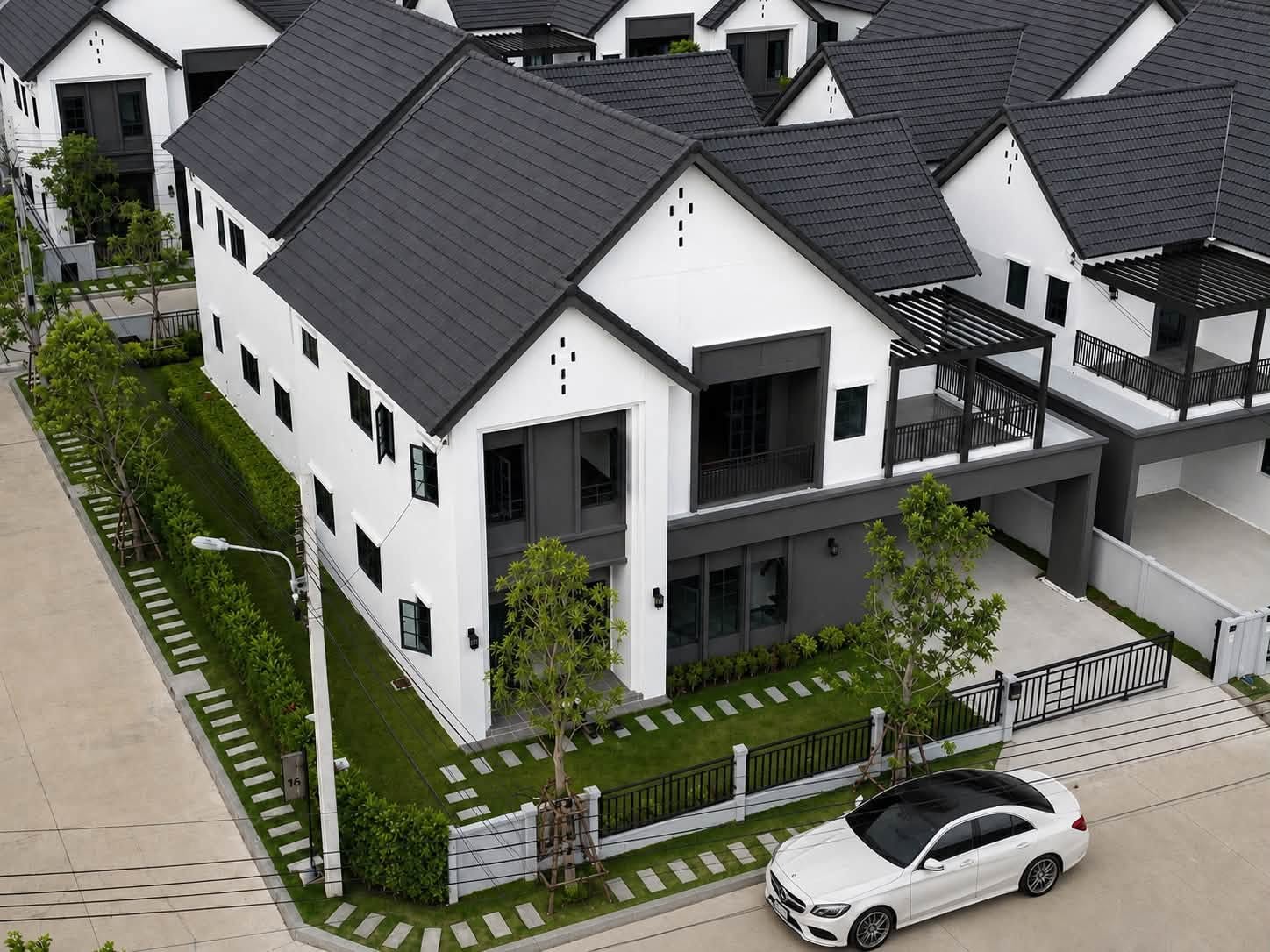 ให้เช่า บ้านเดี่ยว CENTRO Bangna Phase 2 | Premium Corner House | 303 ตร.ม. | ใกล้ MEGA BANGNA | Fully Furnished - Image 3