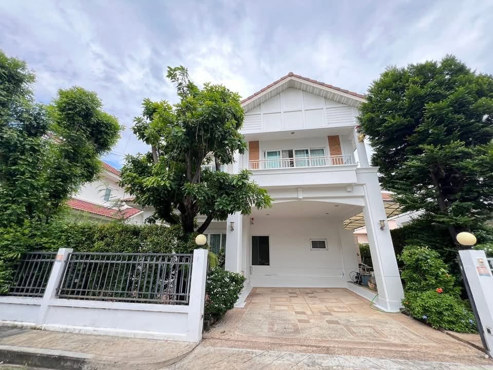 ให้เช่า ขาย   บ้านเดี่ยว Perfect Place Sukhumvit 77–Suvarnabhumi Airport | 56 ตร.ว. | 200 ตร.ม. | Pet Friendly | ใกล้สนามบินและ ARL ลาดกระบัง