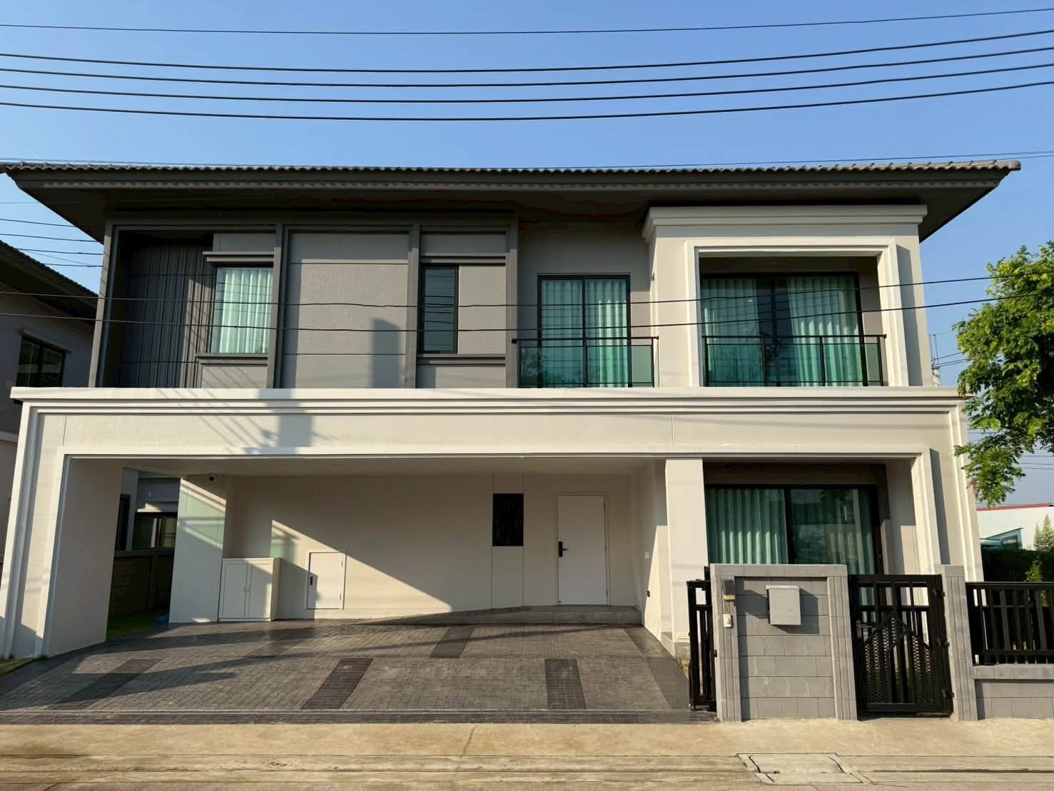 ให้เช่า บ้านเดี่ยว Britania Bangna–Srivaree | หลังใหญ่สุดของโครงการ | แปลงมุมติดสวน | 255 ตร.ม. | 4 ห้องนอน 5 ห้องน้ำ