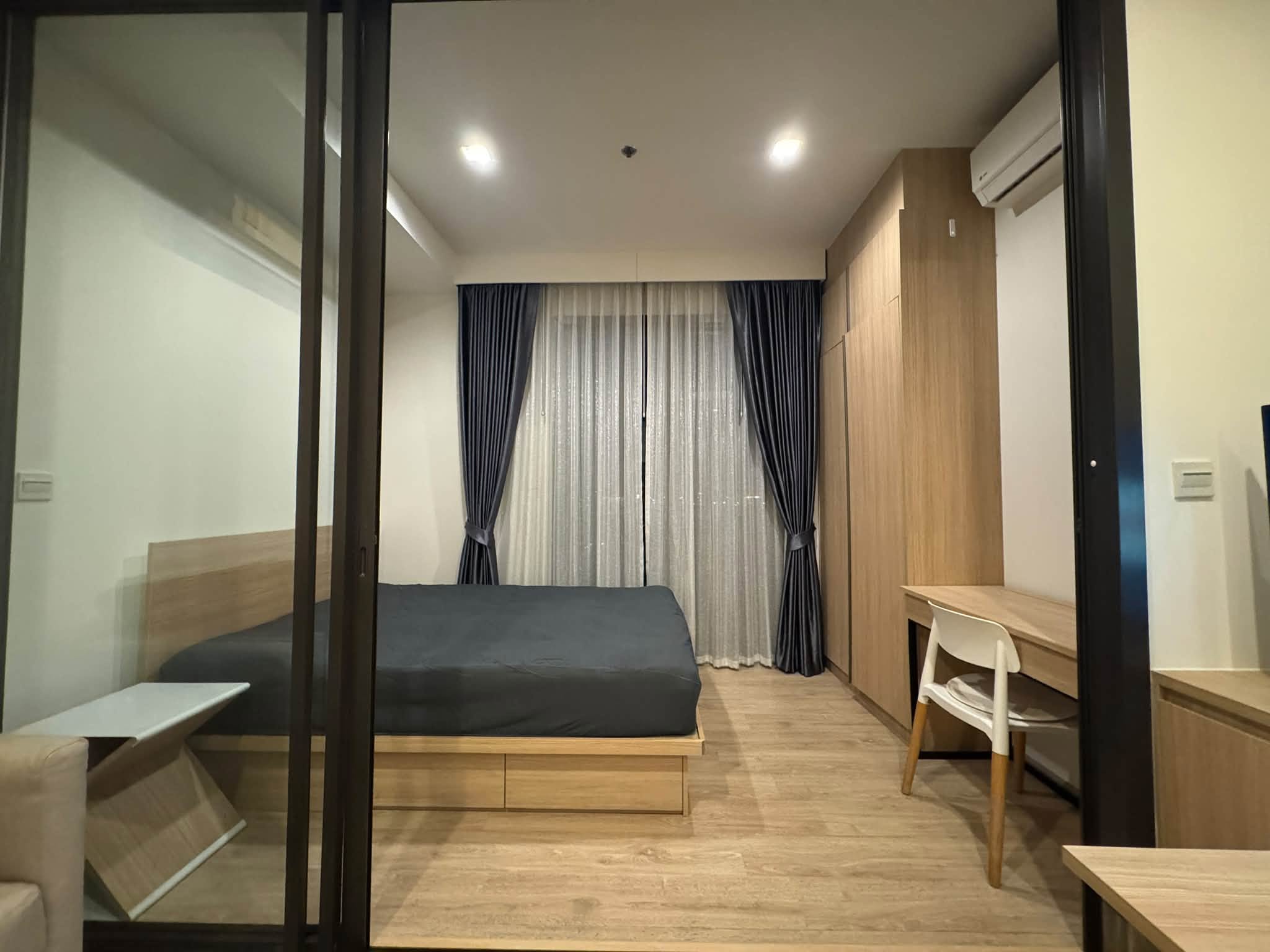 ให้เช่าคอนโด M Jatujak ซอยพหลโยธิน 18 ห้องขนาด 31 ตรม. รีโนเวทใหม่ วิวเมือง ระเบียงทิศตะวันตก เห็นพระอาทิตย์ตก เลี้ยงสัตว์ได้