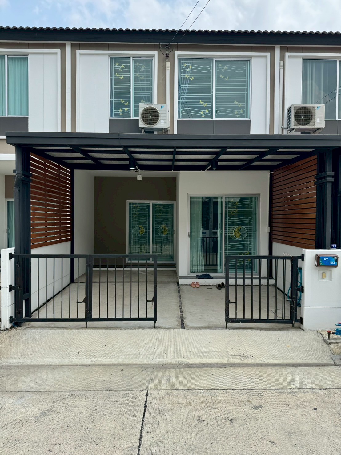 ขายทาวน์เฮ้าส์ บ้านพฤกษา ศรีนครินทร์-บางนา บ้านใหม่มาก ไม่เคยเข้าอยู่ สามารถเข้าอยู่ได้เลย