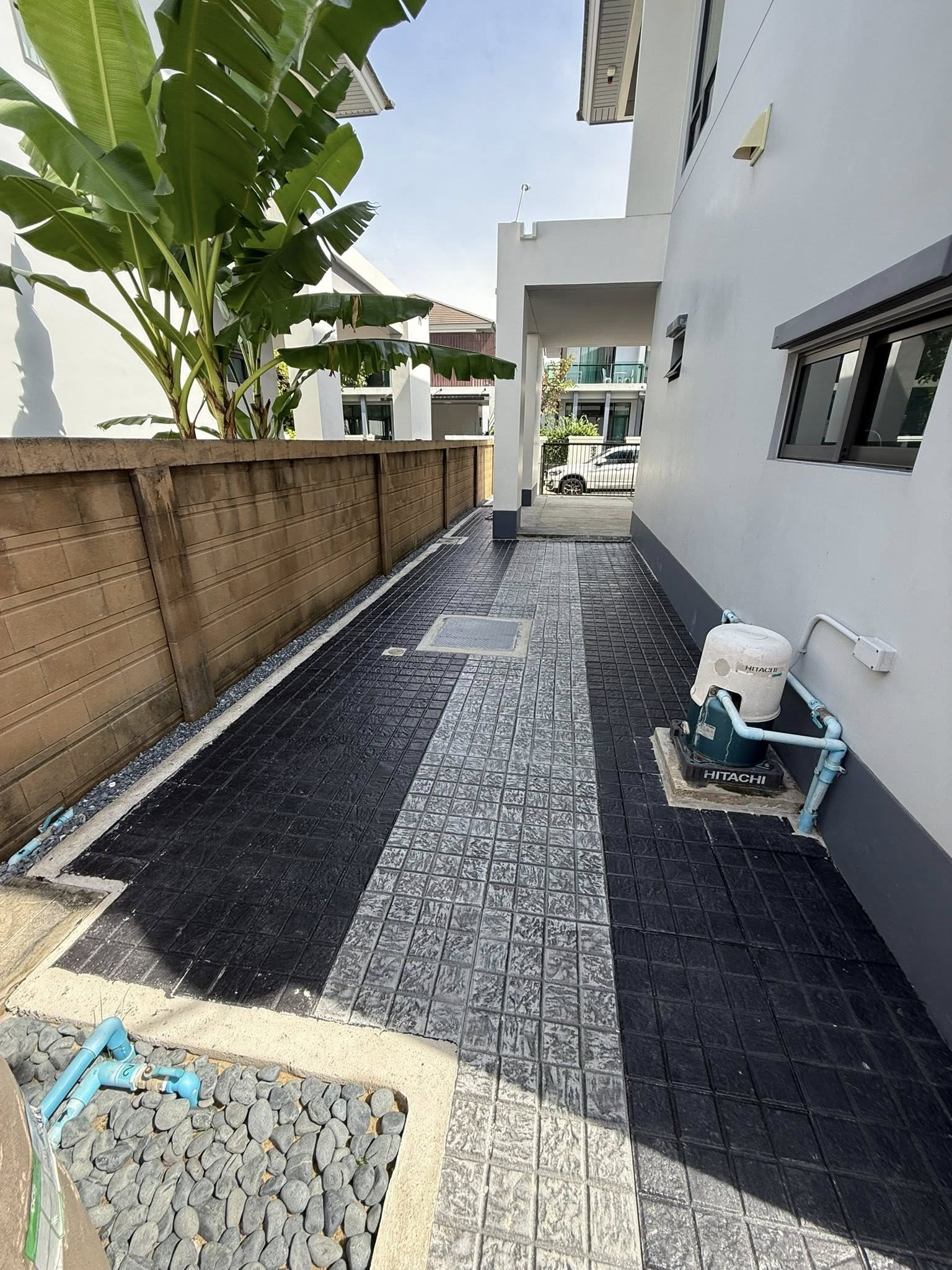ให้เช่าบ้านเดี่ยว Setthasiri Pattanakarn บ้านรีโนเวทใหม่ทั้งหลัง พร้อมเข้าอยู่ ยินดีต้อนรับสัตว์เลี้ยง - Image 3