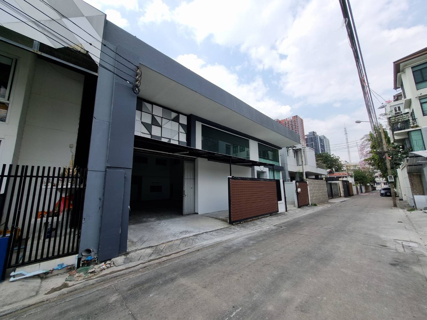 🏢 ให้เช่า อาคารสำนักงาน พร้อมคลังสินค้า (Warehouse + Office) ซอยรามคำแหง 4 (สมานมิตร) - Image 4
