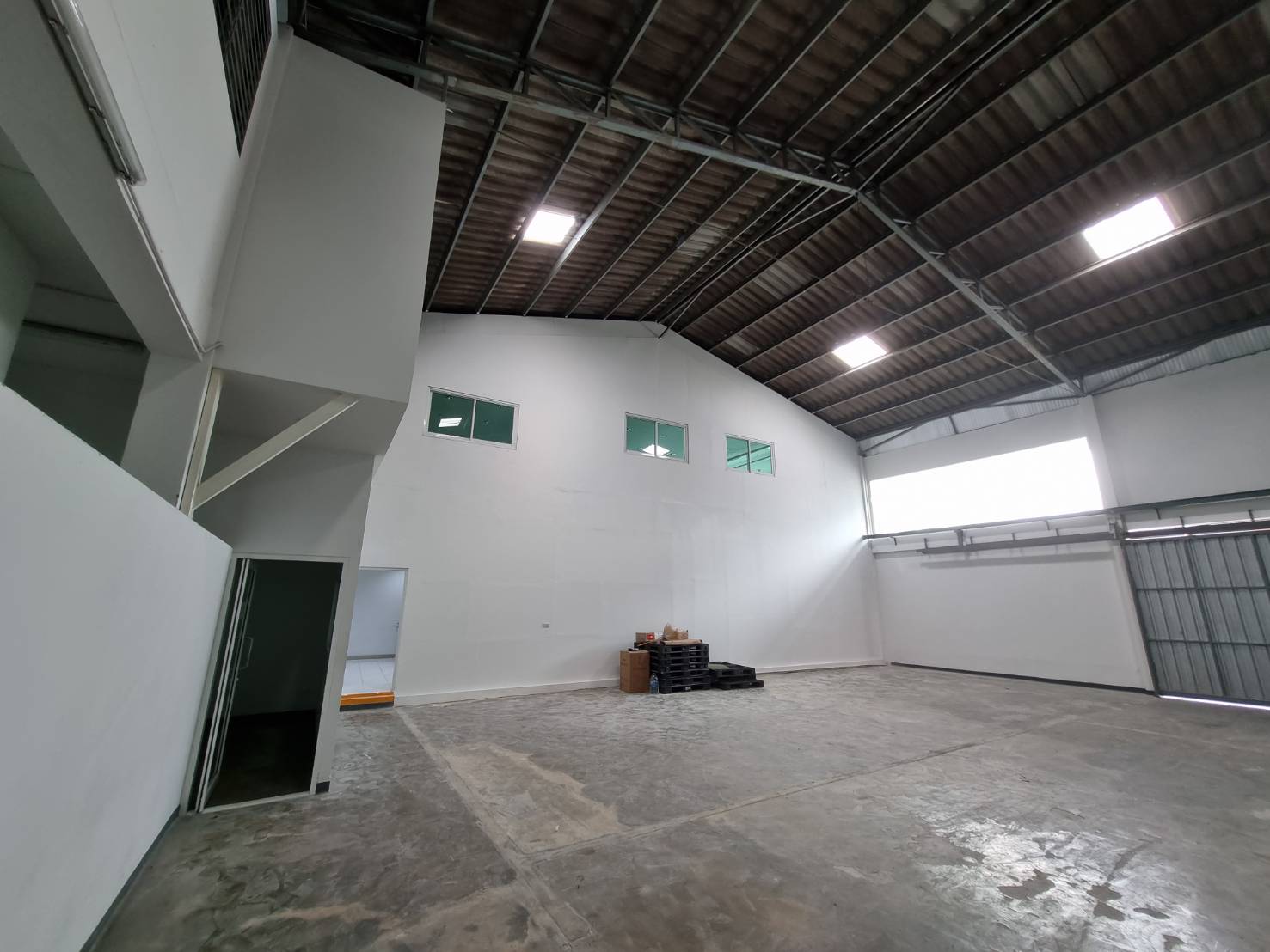 🏢 ให้เช่า อาคารสำนักงาน พร้อมคลังสินค้า (Warehouse + Office) ซอยรามคำแหง 4 (สมานมิตร) - Image 8