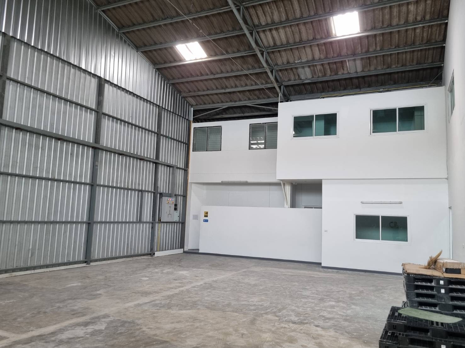 🏢 ให้เช่า อาคารสำนักงาน พร้อมคลังสินค้า (Warehouse + Office) ซอยรามคำแหง 4 (สมานมิตร) - Image 9