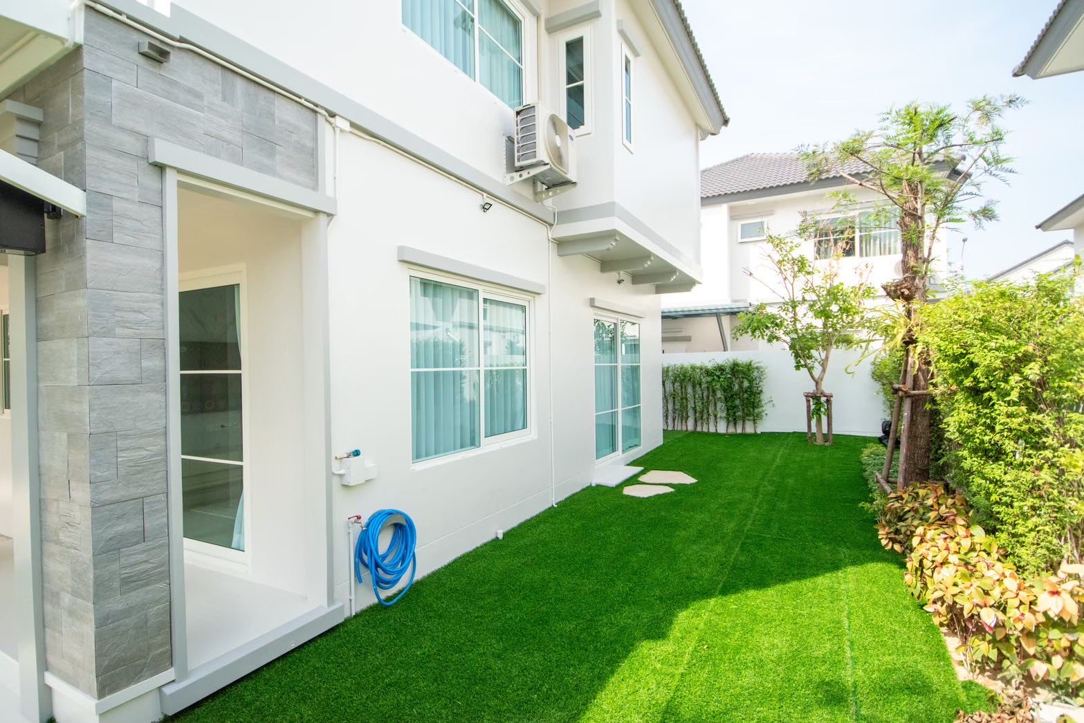 ให้เช่าบ้านเดี่ยว 2 ชั้น เลี้ยงสัตว์ได้ โครงการ Villaggio 3 ศรีนครินทร์–บางนา - Image 3