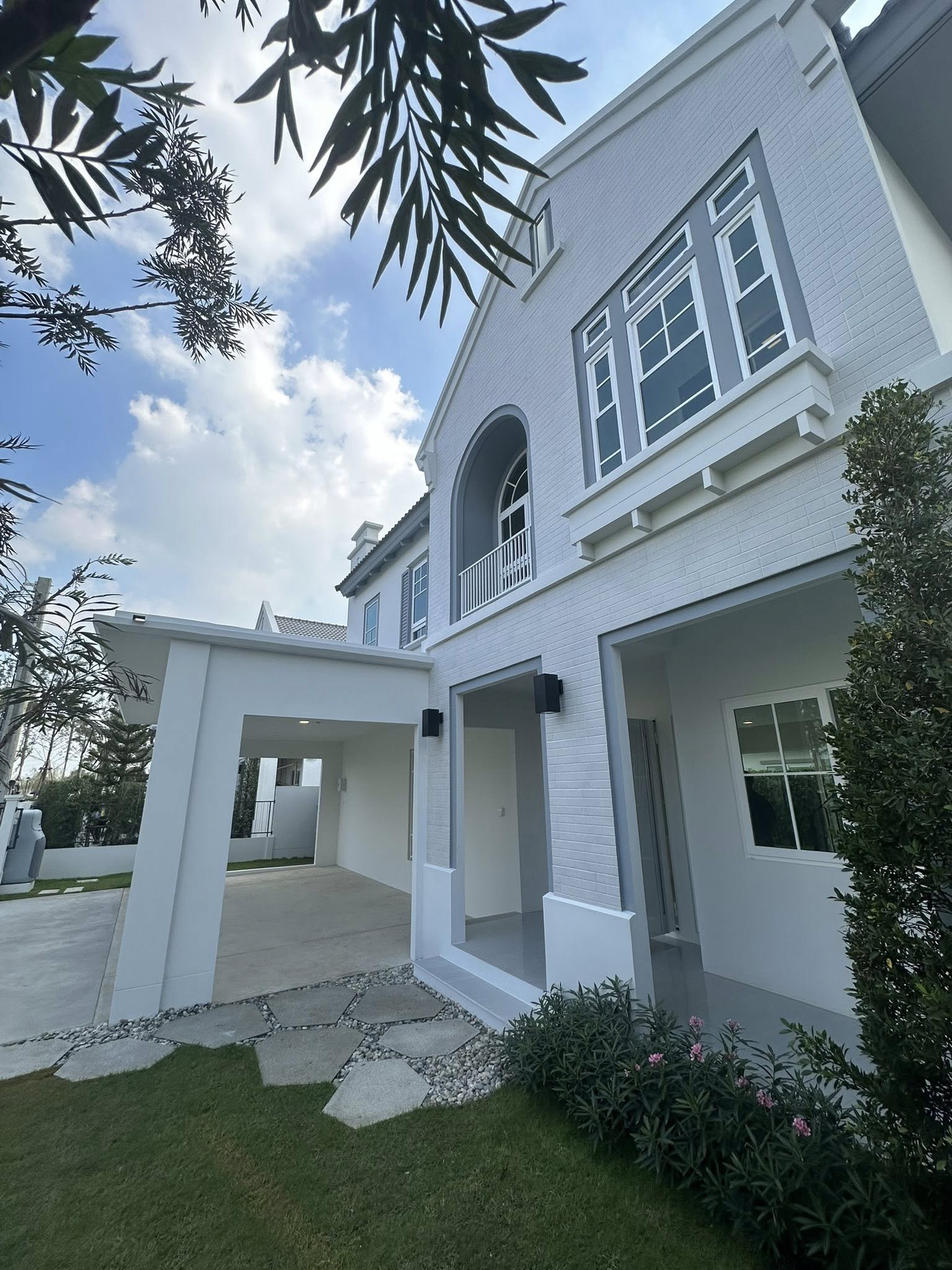 ให้เช่า บ้านเดี่ยวหรู Villaggio 3 (New Project) บ้านไซส์ใหญ่ที่สุดในโครงการ ติดสวนและคลับเฮาส์ - Image 3