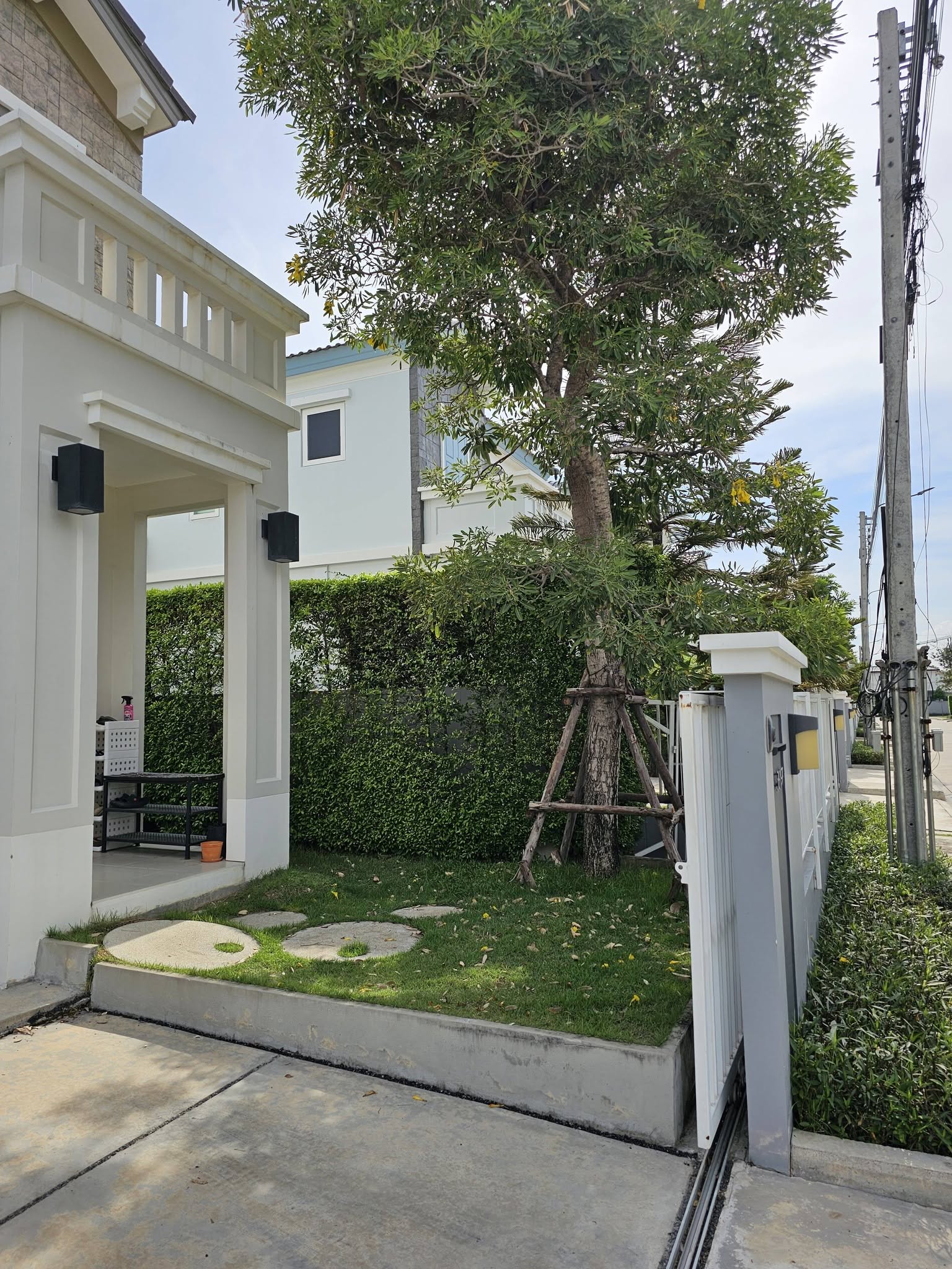 ให้เช่า Anya Bangna–Ramkhamhaeng 2 | บ้านแฝดฟีลบ้านเดี่ยว | Pet Friendly | ตรงข้าม Dulwich College Bangkok - Image 3