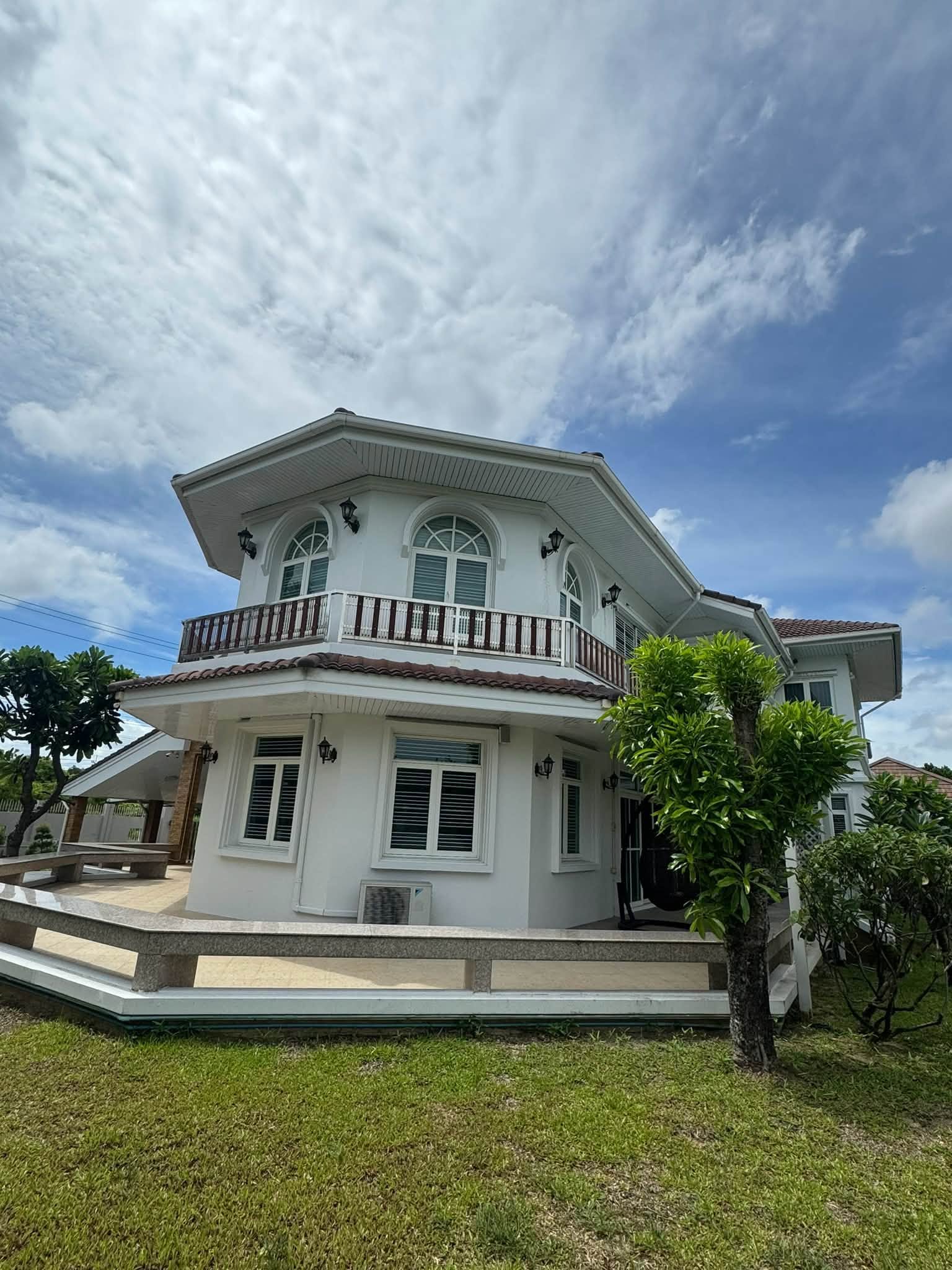 ให้เช่า บ้านเดี่ยว Pool Villa สุขุมวิท 107 (แบริ่ง) | 650 ตร.ม. | 4 ห้องนอน 5 ห้องน้ำ | สระว่ายน้ำส่วนตัว - Image 3