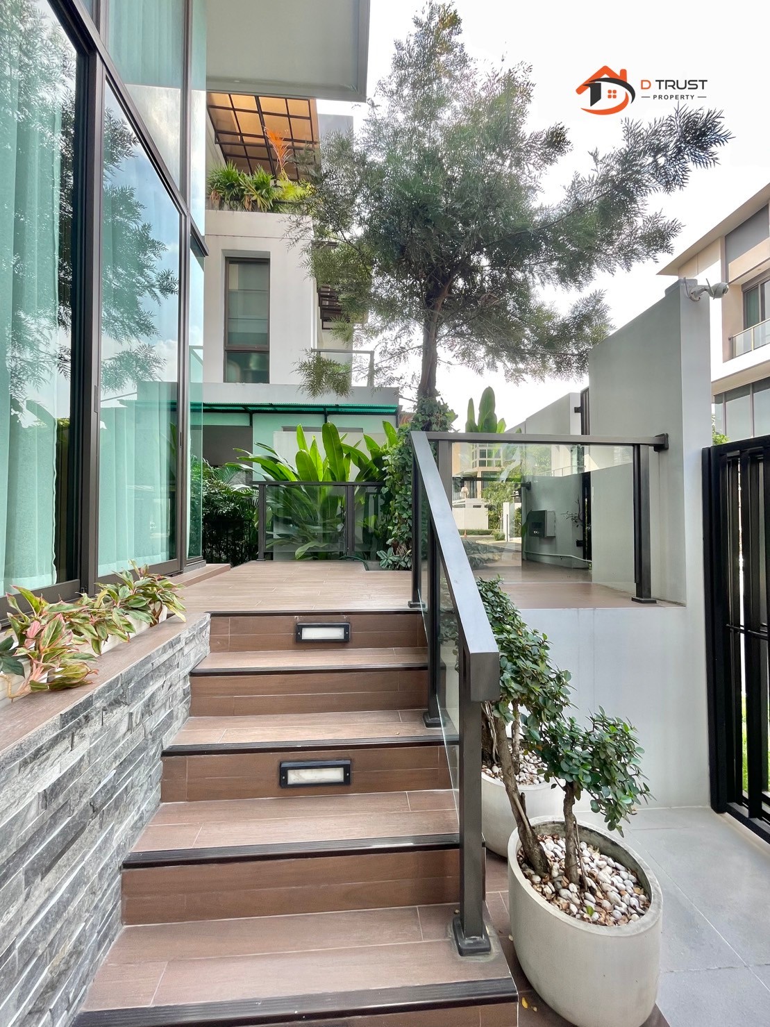 ขายบ้านเดี่ยวหรู 3 ชั้น บ้านกลางเมือง คลาสเซ่ เอกมัย-รามอินทรา  - Image 4