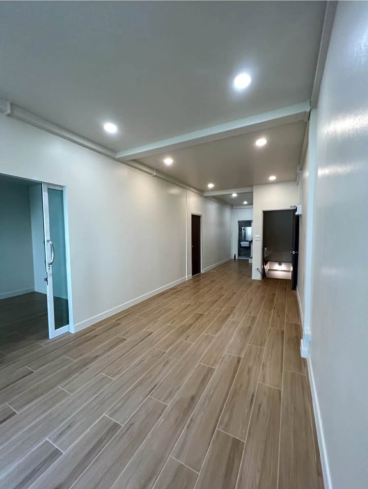 Home Office 4 ชั้น ให้เช่า พร้อมเข้าอยู่  พระราม 9 ซอย 7 – ถนนทวีมิตร ใกล้แยก อสมท.   - Image 4