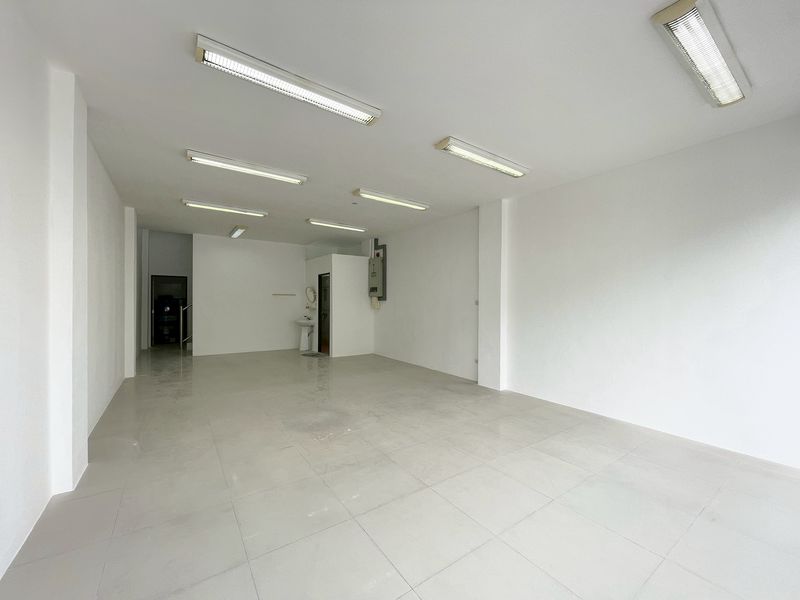 ให้เช่าอาคารพาณิชย์ 4 ชั้น ติดถนนลาซาล (สุขุมวิท 105) บางนา - Image 4
