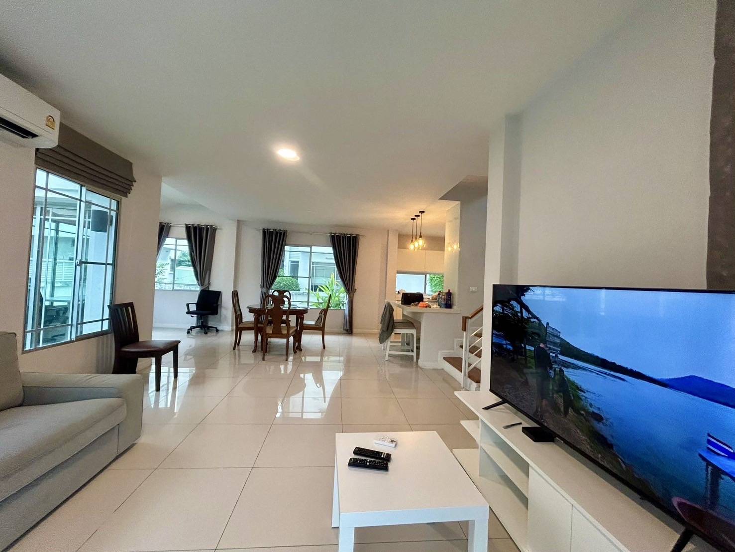 ให้เช่า บ้านเดี่ยว หมู่บ้านมัณฑนา อ่อนนุช–วงแหวน 2 (Manthana Onnut–Wongwaen 2) บ้านติดถนนเมน พร้อมเข้าอยู่ เลี้ยงสัตว์ได้ ทำ Home Office ได้ - Image 4
