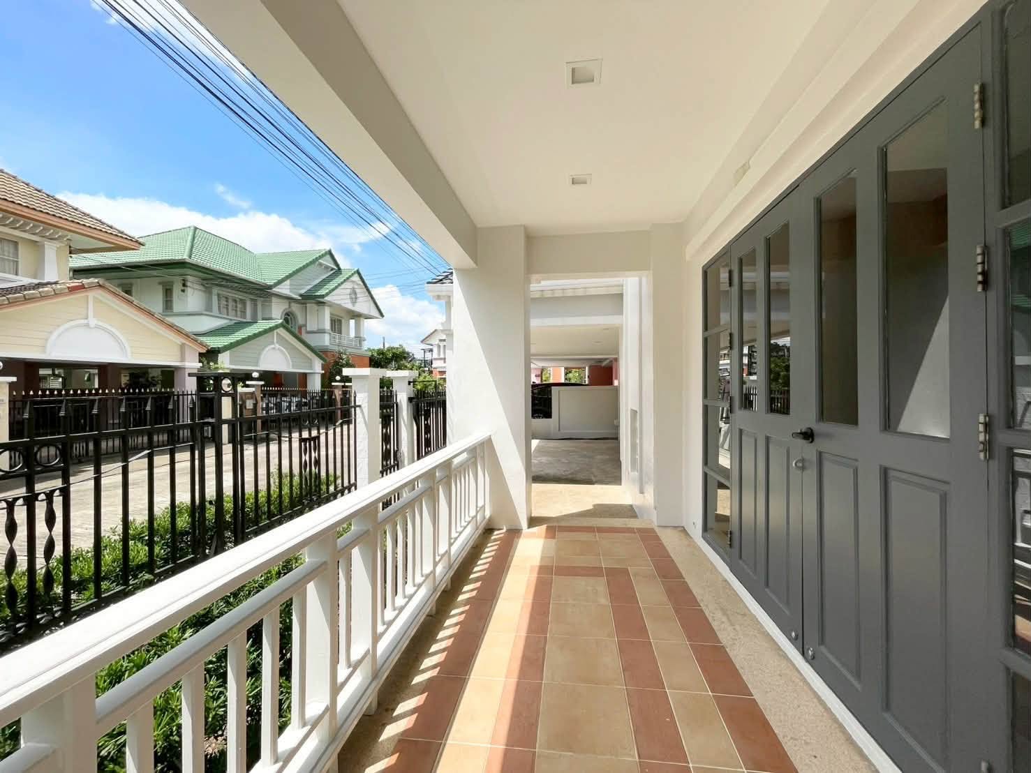 ให้เช่า บ้านเดี่ยวรีโนเวทใหม่ บ้านกรองทอง พัฒนาการ 32 | ใกล้ทองหล่อ 5 กม. | Pet Friendly | ทำ Home Office ได้ - Image 4