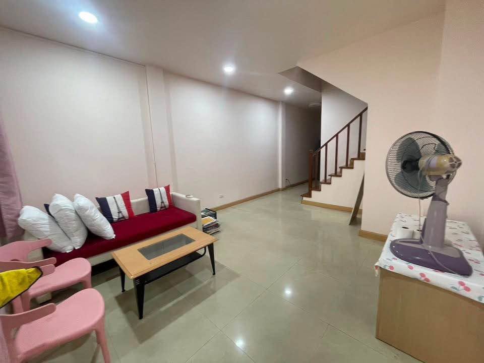 ให้เช่า ทาวน์โฮม 3 ชั้น หมู่บ้านปริญลักษณ์ พระราม 2 | บ้านแปลงมุม | 4 ห้องนอน | Pet Friendly | ใกล้ Central Rama 2 - Image 4