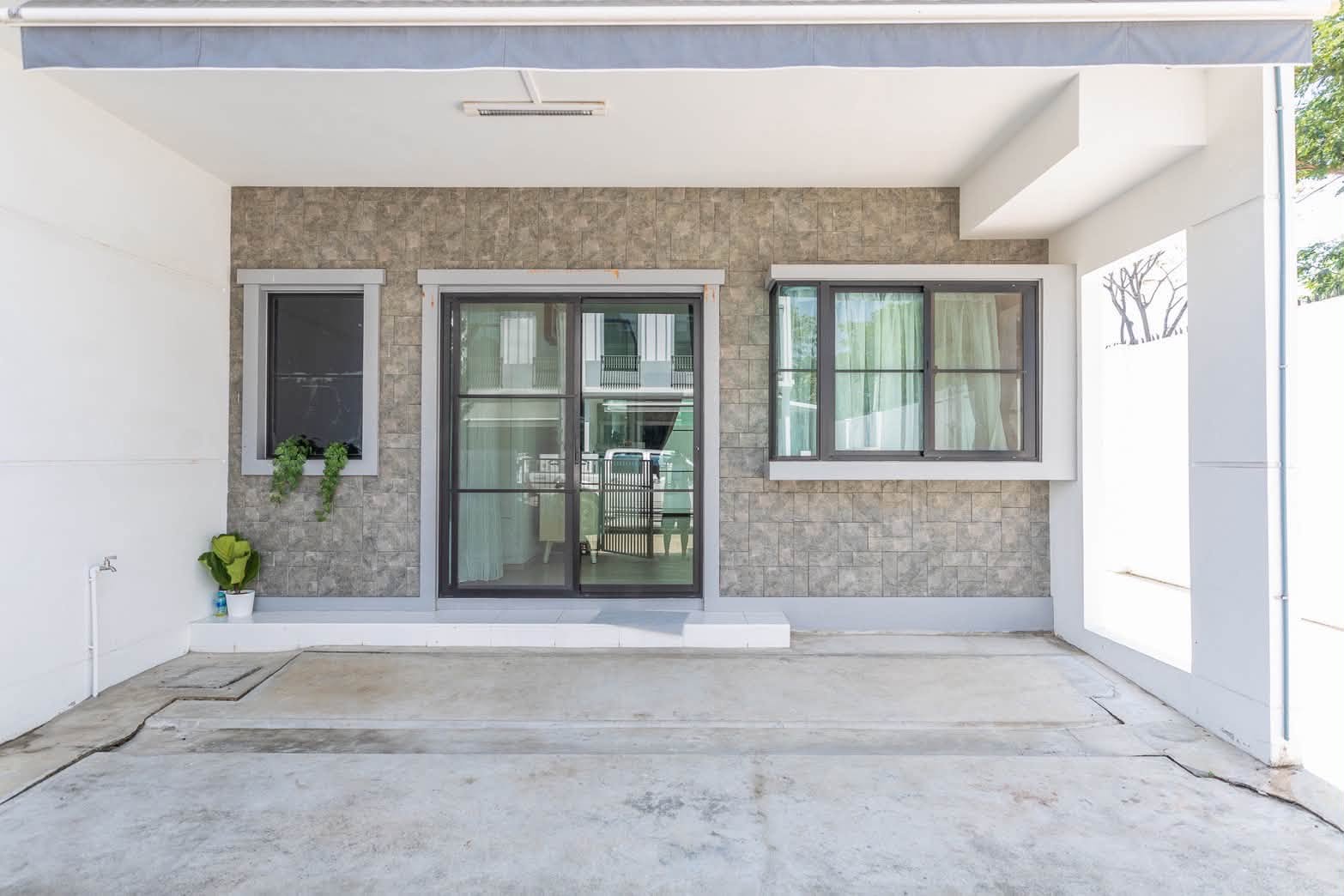 ขาย  ให้เช่า ทาวน์โฮม Indy 5 Bangna Km.7 | หลังมุม มีพื้นที่สวนข้างบ้าน | Fully Furnished | ใกล้ Mega Bangna - Image 4