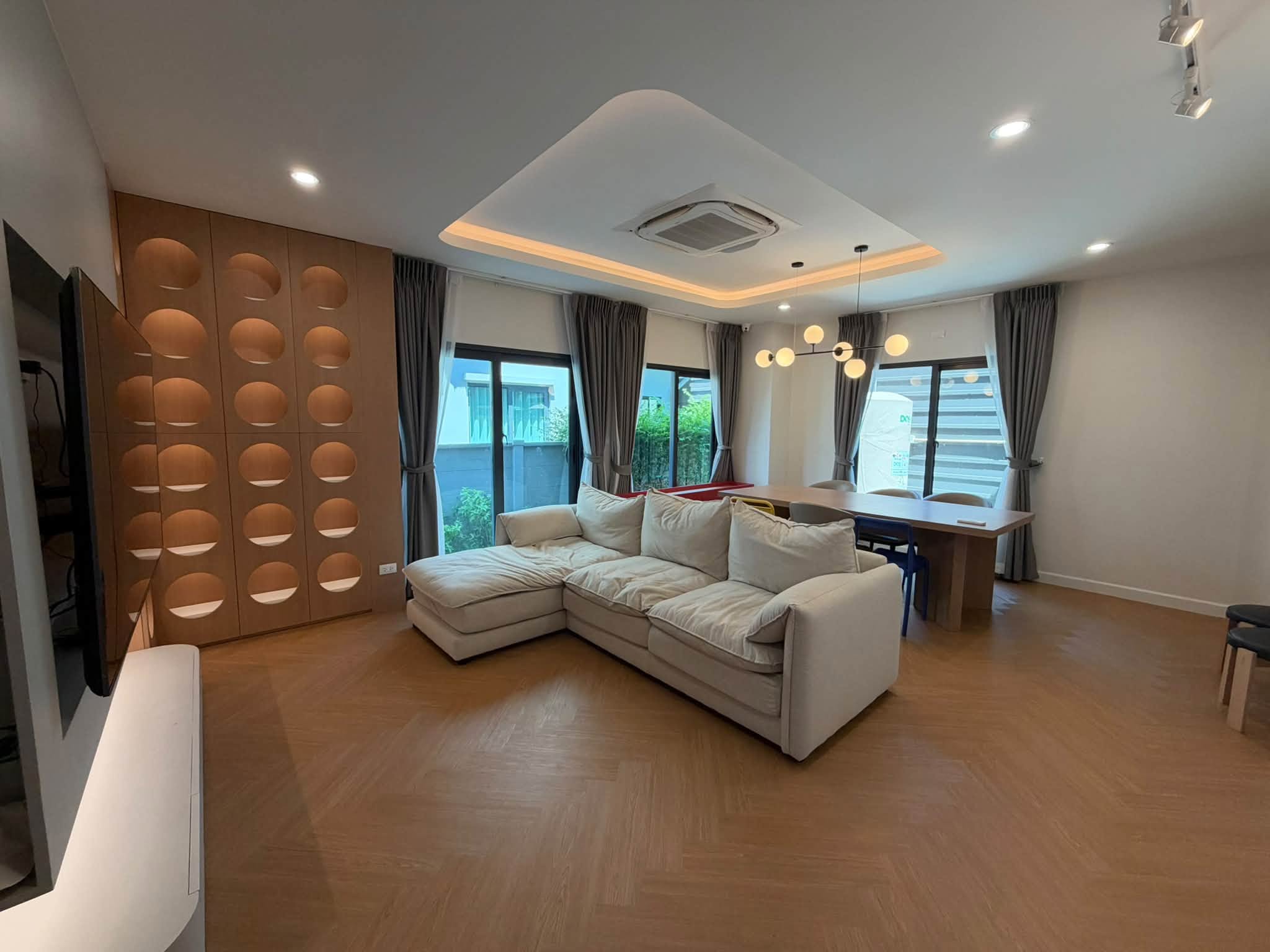ให้เช่า บ้านเดี่ยว 3 ชั้น บ้านกลางเมือง ดิ อิดิชั่น บางนา | 241 ตร.ม. | 4 ห้องนอน 4 ห้องน้ำ | Home Office | บ้านแต่งสวย ใกล้สวนและ Clubhouse - Image 4