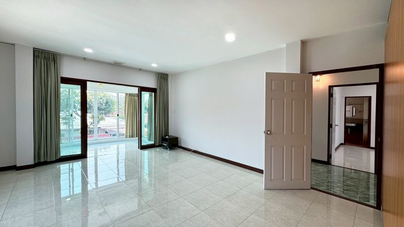 ให้เช่า บ้านเดี่ยวรีโนเวทใหม่ พัฒนาการ – ศรีนครินทร์ หมู่บ้านเคหะนคร 3  - Image 5
