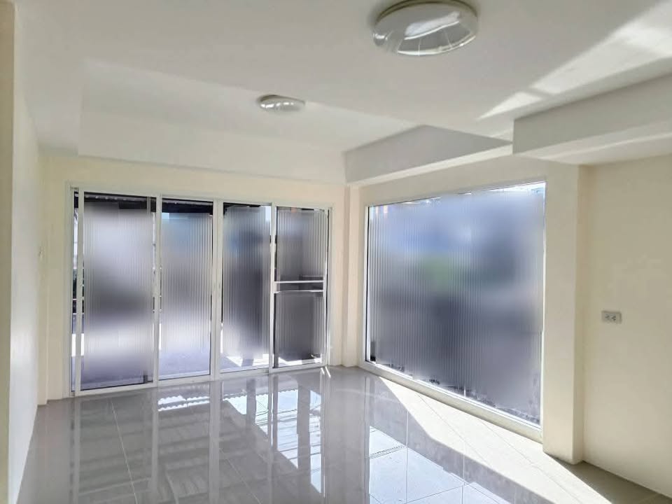 สำนักงานให้เช่า บางนา | อาคาร 2 คูหา พร้อมลานจอดรถกว่า 10 คัน - Image 5