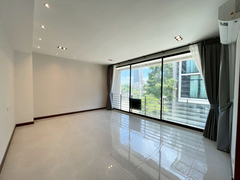 ให้เช่า Home Office 4 ชั้น ทำเลศรีนครินทร์ – ศรีด่าน 11 (แบริ่ง 68) - Image 5