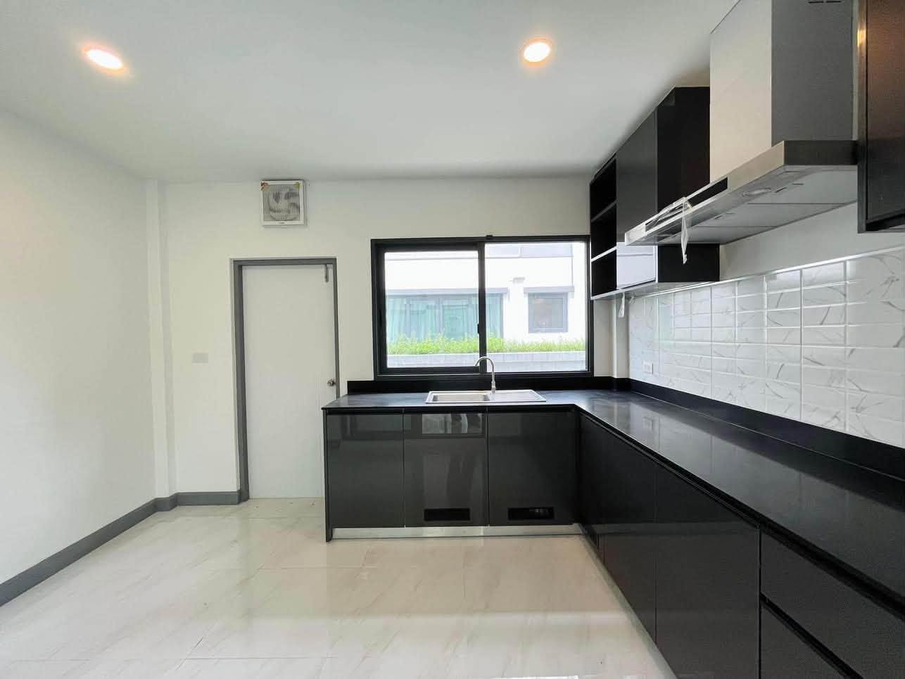 ให้เช่า ขาย บ้านเดี่ยว The City Sukhumvit–Onnut | บ้านแปลงมุม | 252 ตร.ม. | 4 ห้องนอน 5 ห้องน้ำ - Image 5