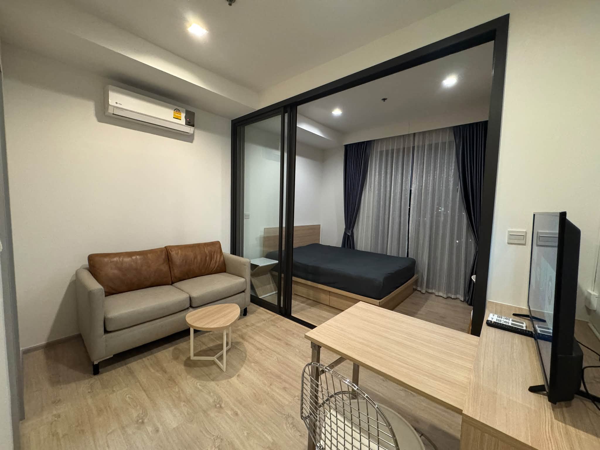 ให้เช่าคอนโด  M Jatujak ซอยพหลโยธิน 18 ห้องขนาด 31 ตรม. รีโนเวทใหม่ วิวเมือง ระเบียงทิศตะวันตก เห็นพระอาทิตย์ตก เลี้ยงสัตว์ได้  - Image 5