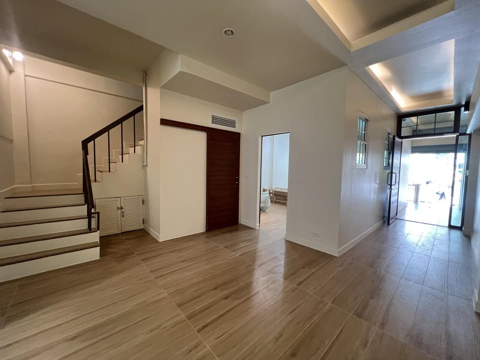 Home Office 4 ชั้น ให้เช่า พร้อมเข้าอยู่  พระราม 9 ซอย 7 – ถนนทวีมิตร ใกล้แยก อสมท.   - Image 6