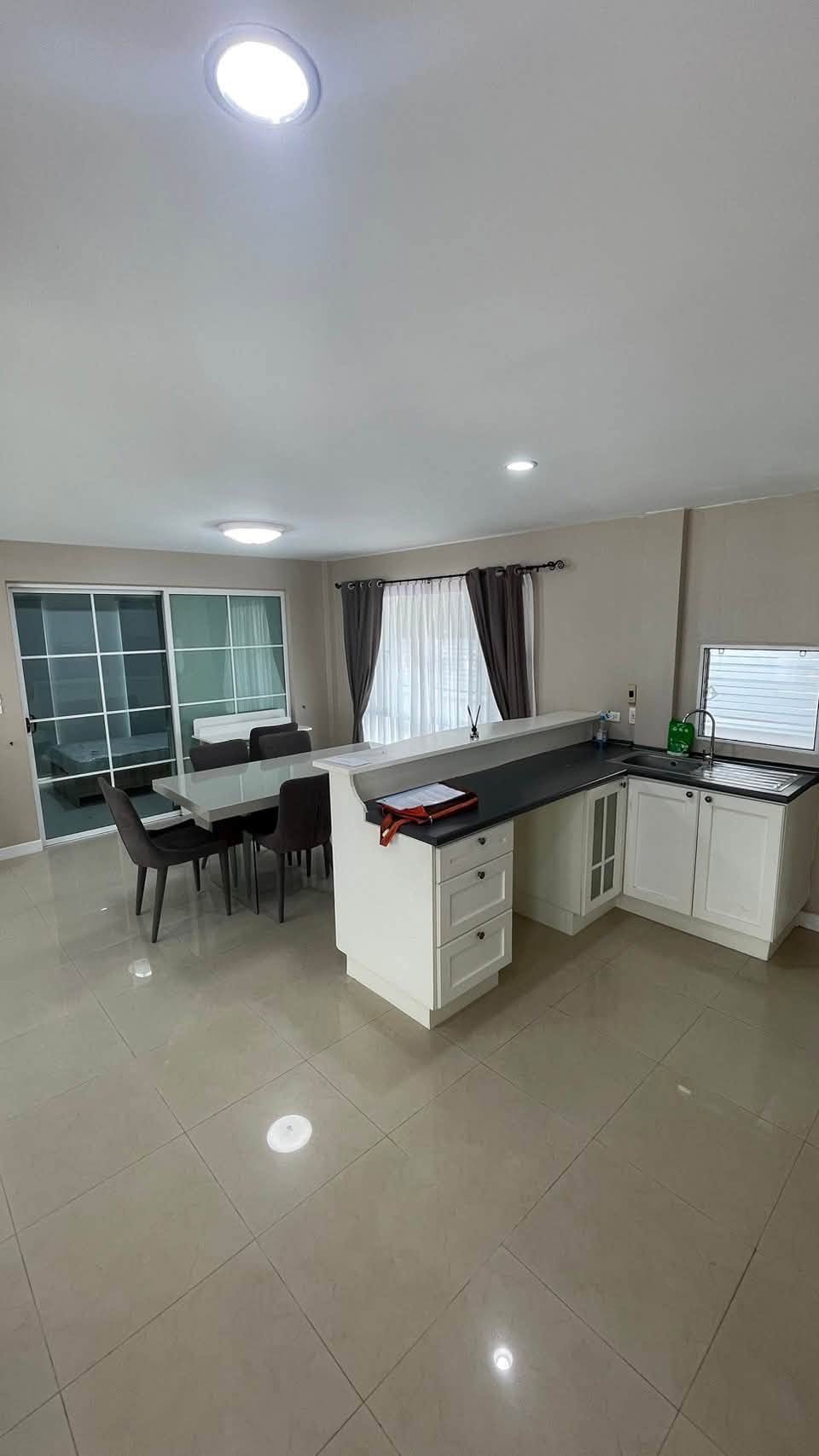 ให้เช่า บ้านเดี่ยว มัณฑนา 1 อ่อนนุช–วงแหวน สุขาภิบาล 2 | 79 ตร.ว. | 4 ห้องนอน | พร้อมเฟอร์นิเจอร์ | ใกล้สุวรรณภูมิ - Image 6