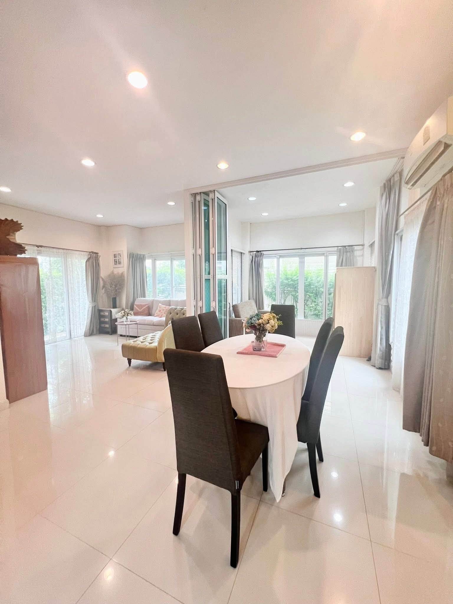 ให้เช่า ขาย   บ้านเดี่ยว Perfect Place Sukhumvit 77–Suvarnabhumi Airport | 56 ตร.ว. | 200 ตร.ม. | Pet Friendly | ใกล้สนามบินและ ARL ลาดกระบัง - Image 6
