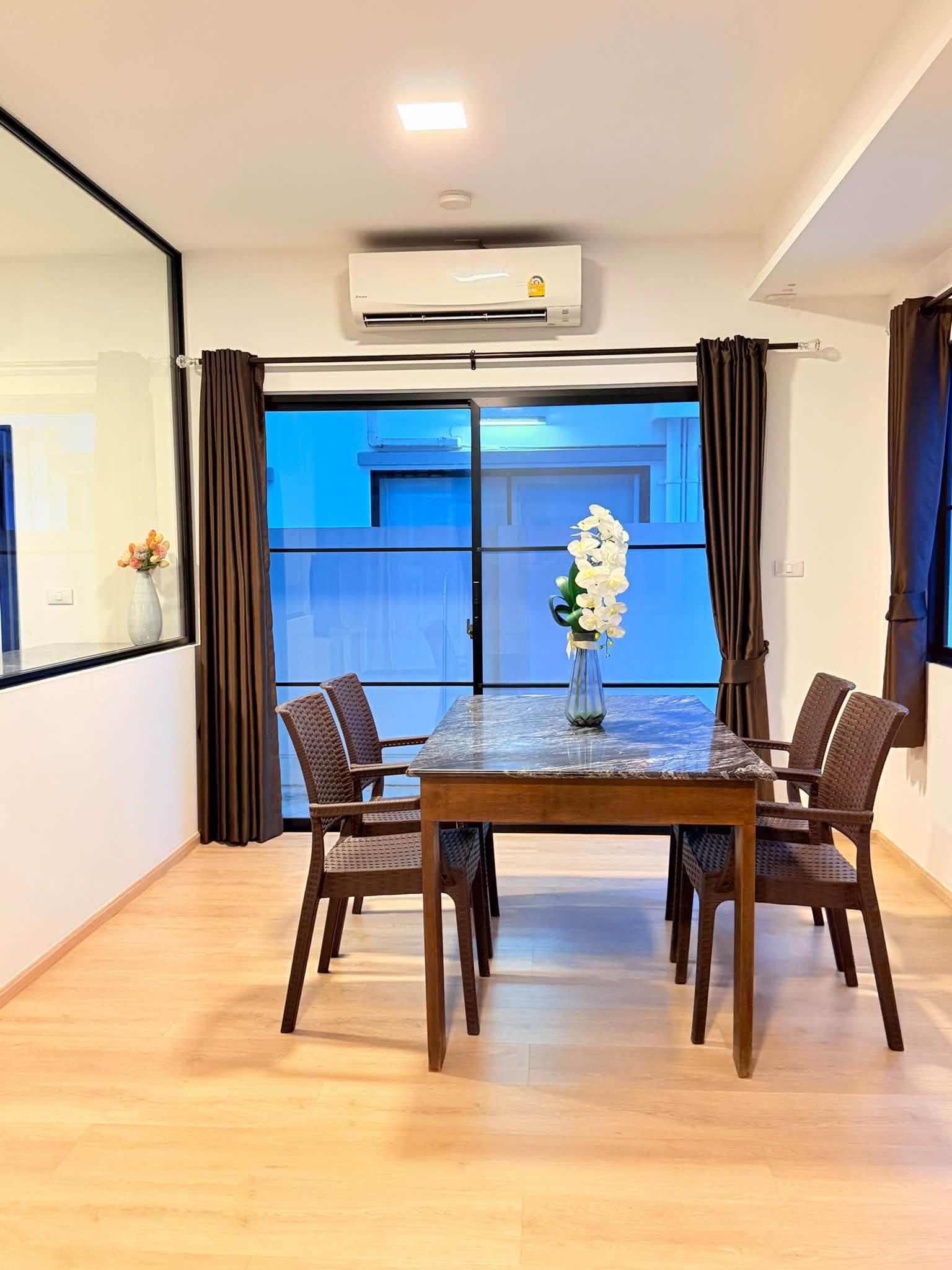 ขาย  ให้เช่า ทาวน์โฮม Indy 5 Bangna Km.7 | หลังมุม มีพื้นที่สวนข้างบ้าน | Fully Furnished | ใกล้ Mega Bangna - Image 6