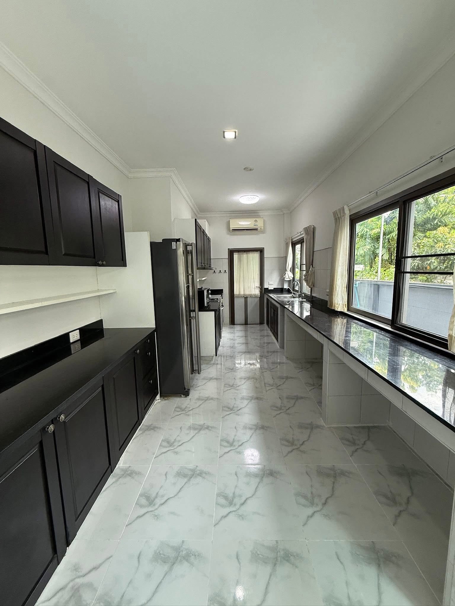 ขาย ให้เช่า บ้านเดี่ยว Masterpiece Rama 9 | 99.6 ตร.ว. | 241 ตร.ม. | 3 ห้องนอน 4 ห้องน้ำ | หลังมุม | Fully Furnished - Image 6