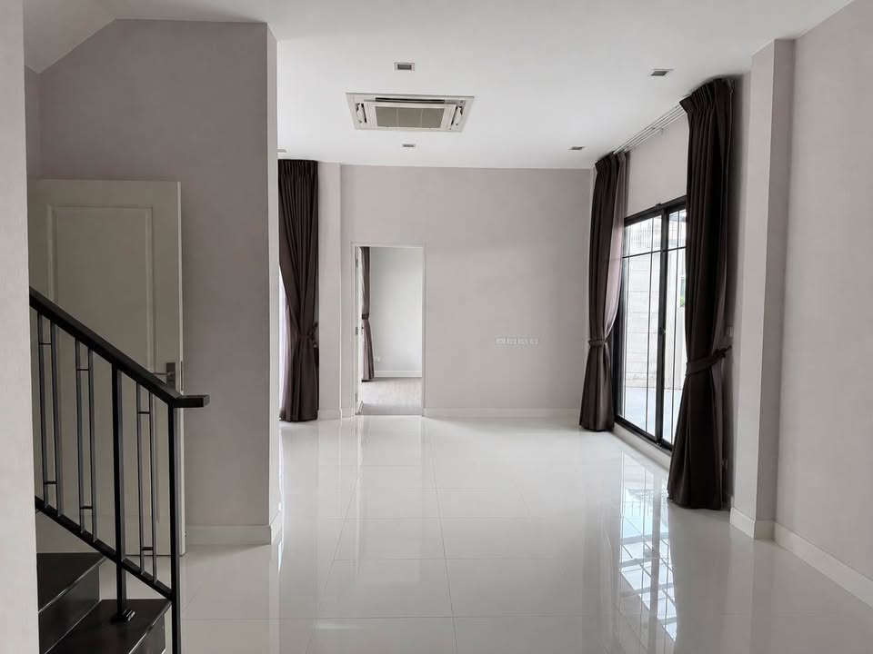 ให้เช่า บ้านเดี่ยวหรู Boulevard Sathorn–Pinklao 2 บ้านแปลงมุม “หน้าสวน” บรรยากาศดีมาก  - Image 7