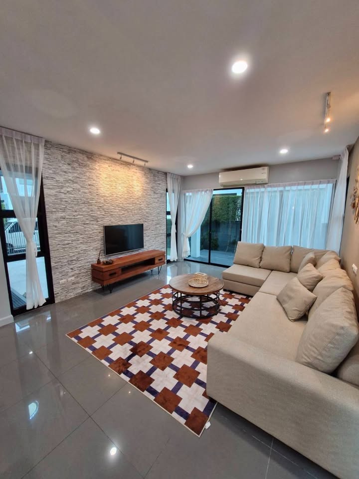 ให้เช่าและขาย บ้านเดี่ยว 3 ชั้น หมู่บ้านลุมพินี สวนหลวง ร.9 - Image 7