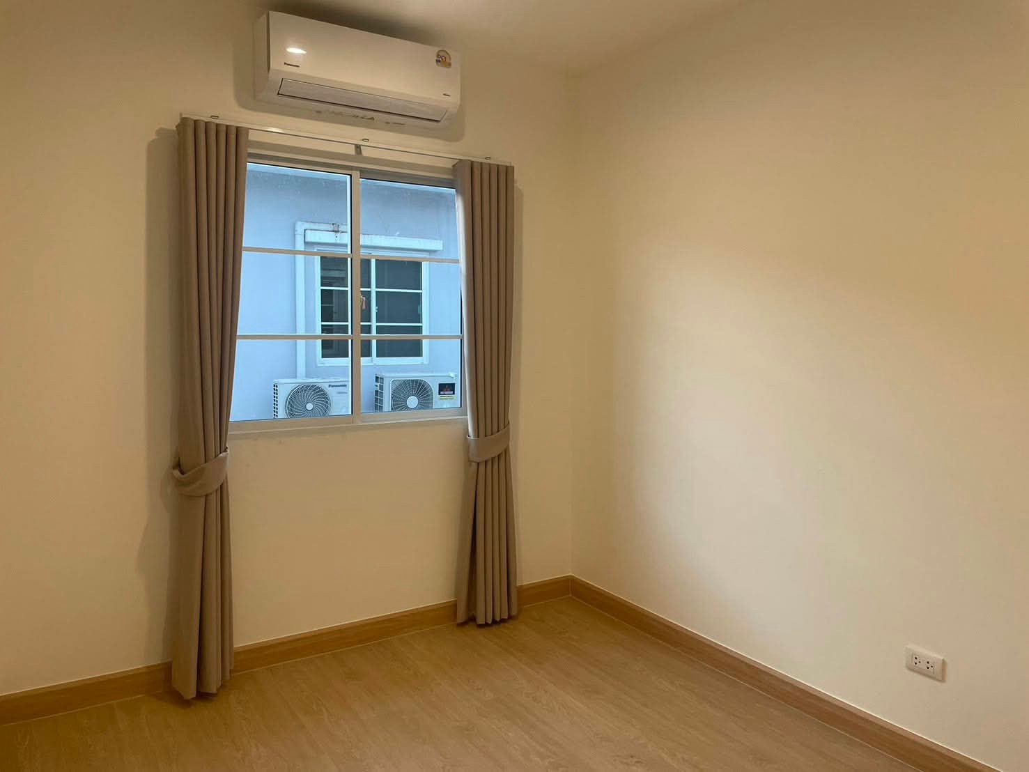 ให้เช่า บ้านใหม่ เฉลิมพระเกียรติ 38 | 3 ห้องนอน 2 ห้องน้ำ | เฟอร์ใหม่ทั้งหลัง | ตรงข้ามสวนหลวง ร.9 - Image 7
