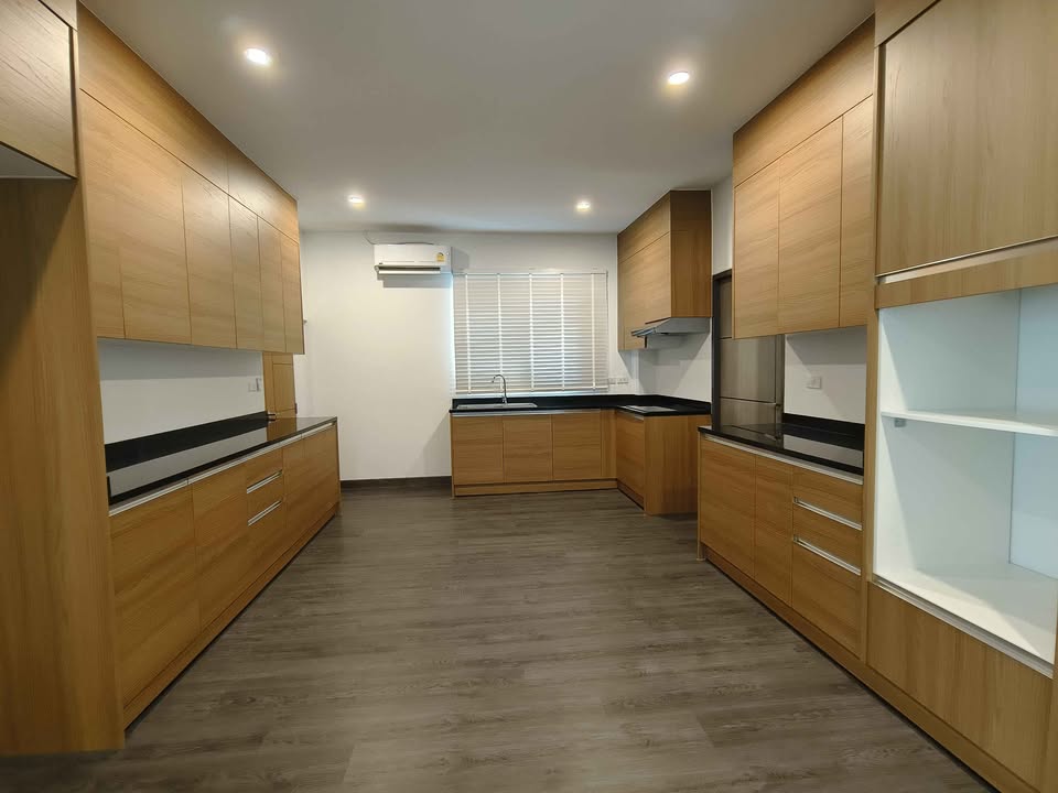 ขาย ให้เช่า บ้านเดี่ยว 3 ชั้น สุขุมวิท 65 (เอกมัย) - Image 7
