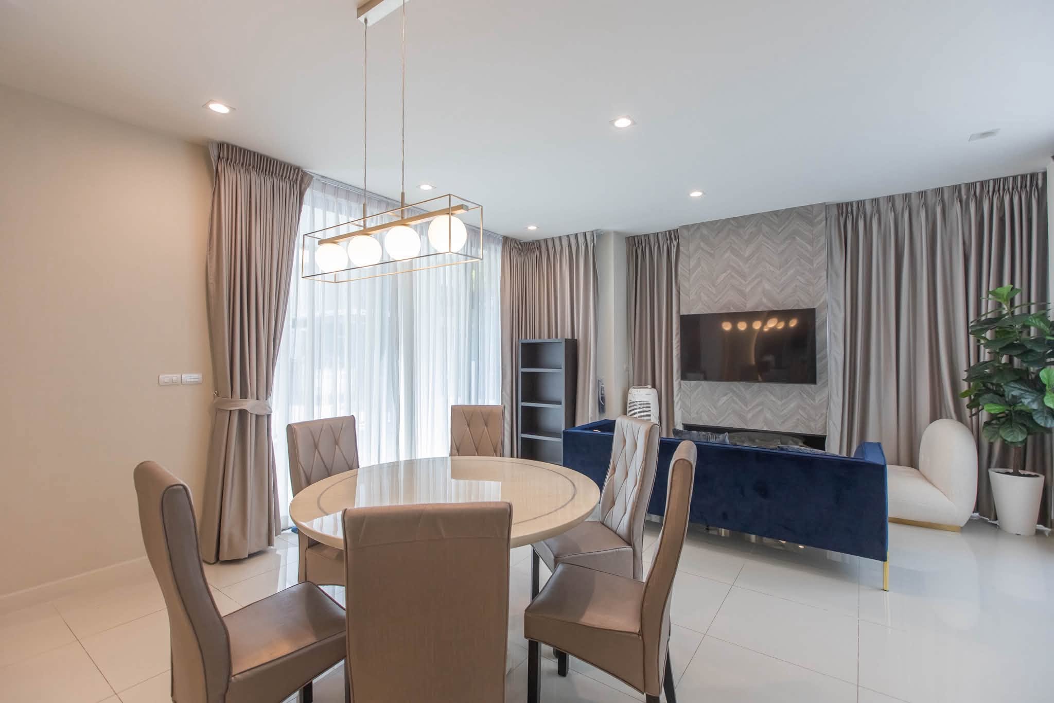 ให้เช่า บ้านแฝด 3 ชั้น Baan Klang Muang Classe เอกมัย–รามอินทรา ตกแต่งพร้อมอยู่ จอดรถ 3 คัน - Image 8