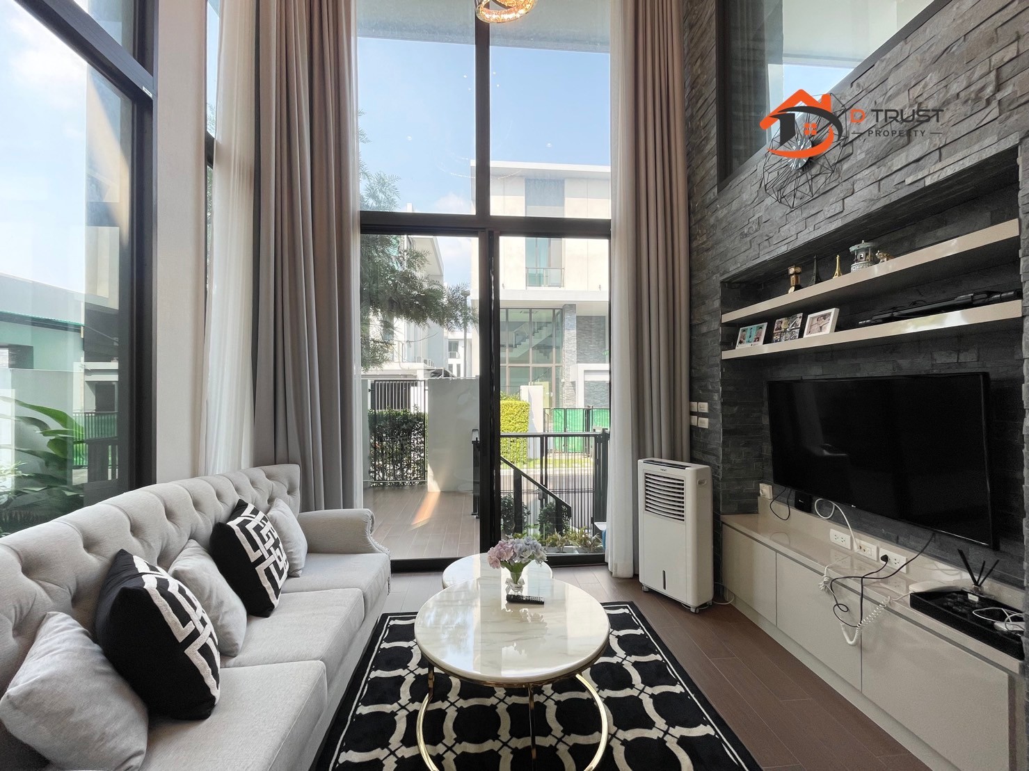 ขายบ้านเดี่ยวหรู 3 ชั้น บ้านกลางเมือง คลาสเซ่ เอกมัย-รามอินทรา  - Image 9