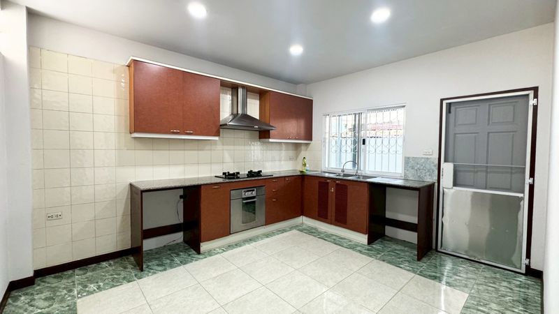 ให้เช่า บ้านเดี่ยวรีโนเวทใหม่ พัฒนาการ – ศรีนครินทร์ หมู่บ้านเคหะนคร 3  - Image 9
