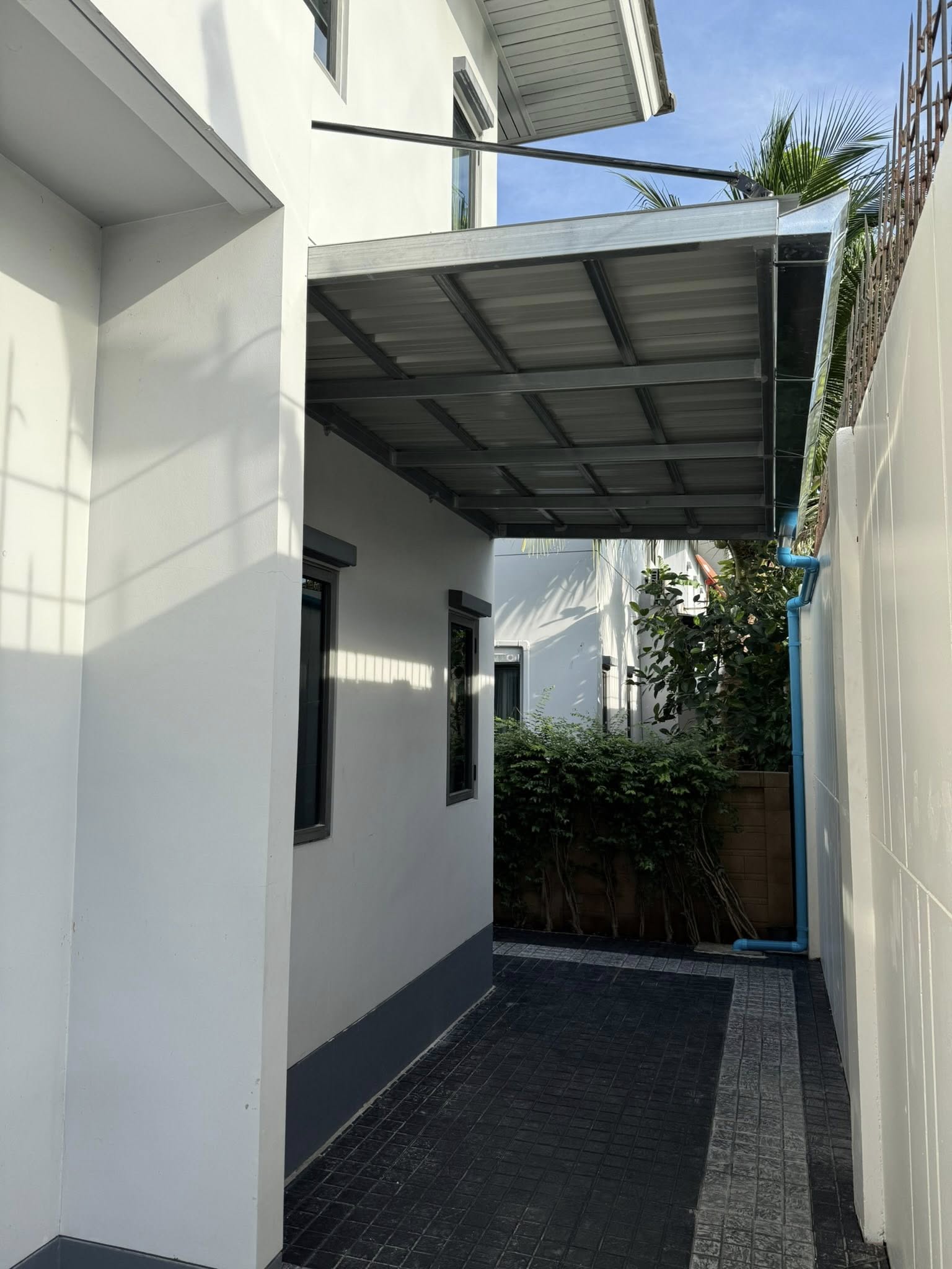 ให้เช่าบ้านเดี่ยว Setthasiri Pattanakarn บ้านรีโนเวทใหม่ทั้งหลัง พร้อมเข้าอยู่ ยินดีต้อนรับสัตว์เลี้ยง - Image 7