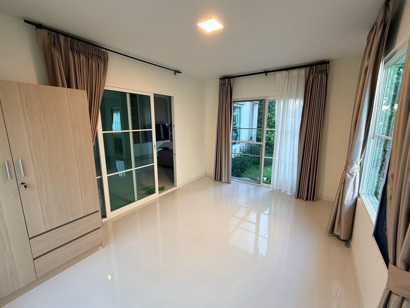 ให้เช่า บ้านเดี่ยว Villaggio 3 ศรีนครินทร์–บางนา | บ้านใหม่ | แปลงใหญ่ 63 ตร.ว. | ใกล้สวน–Clubhouse | Pet Friendly - Image 9