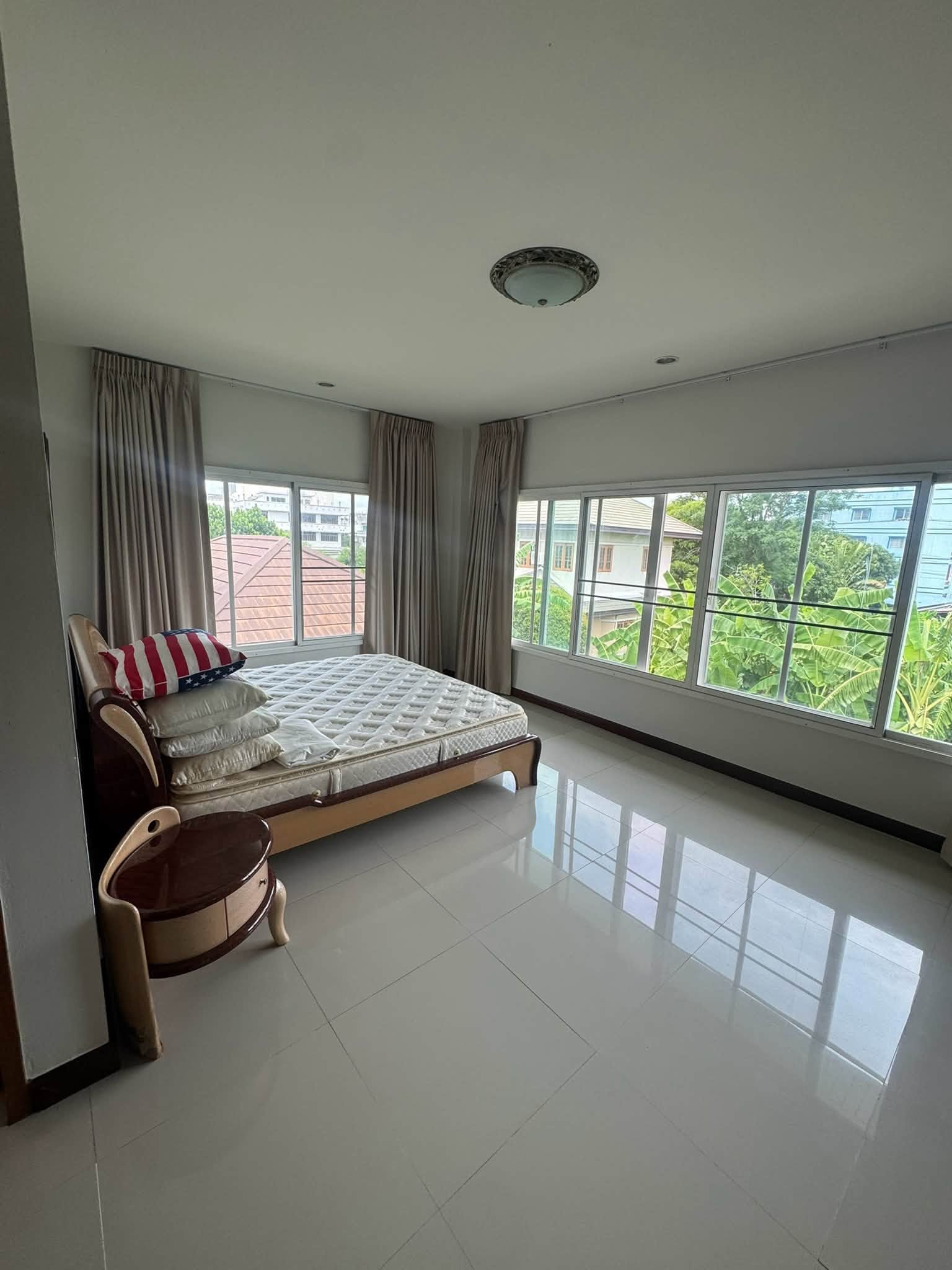 ให้เช่า บ้านเดี่ยว Pool Villa สุขุมวิท 107 (แบริ่ง) | 650 ตร.ม. | 4 ห้องนอน 5 ห้องน้ำ | สระว่ายน้ำส่วนตัว - Image 9